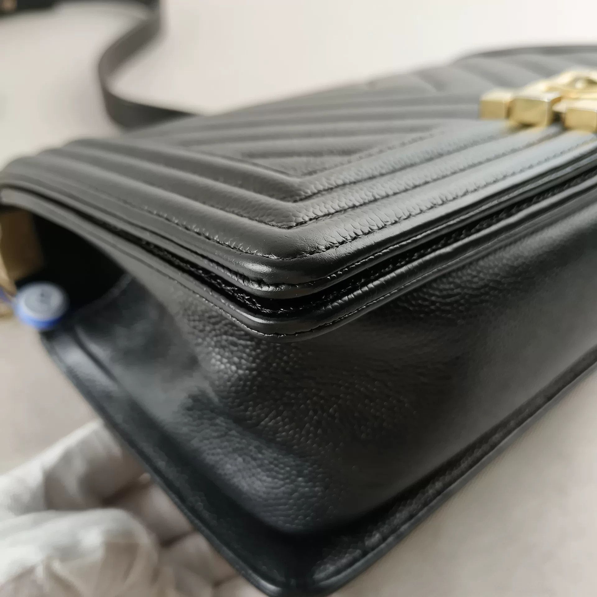 Chanel Pre-loved Bag Very good condition Size ONE SIZE - 5 Thumbnail