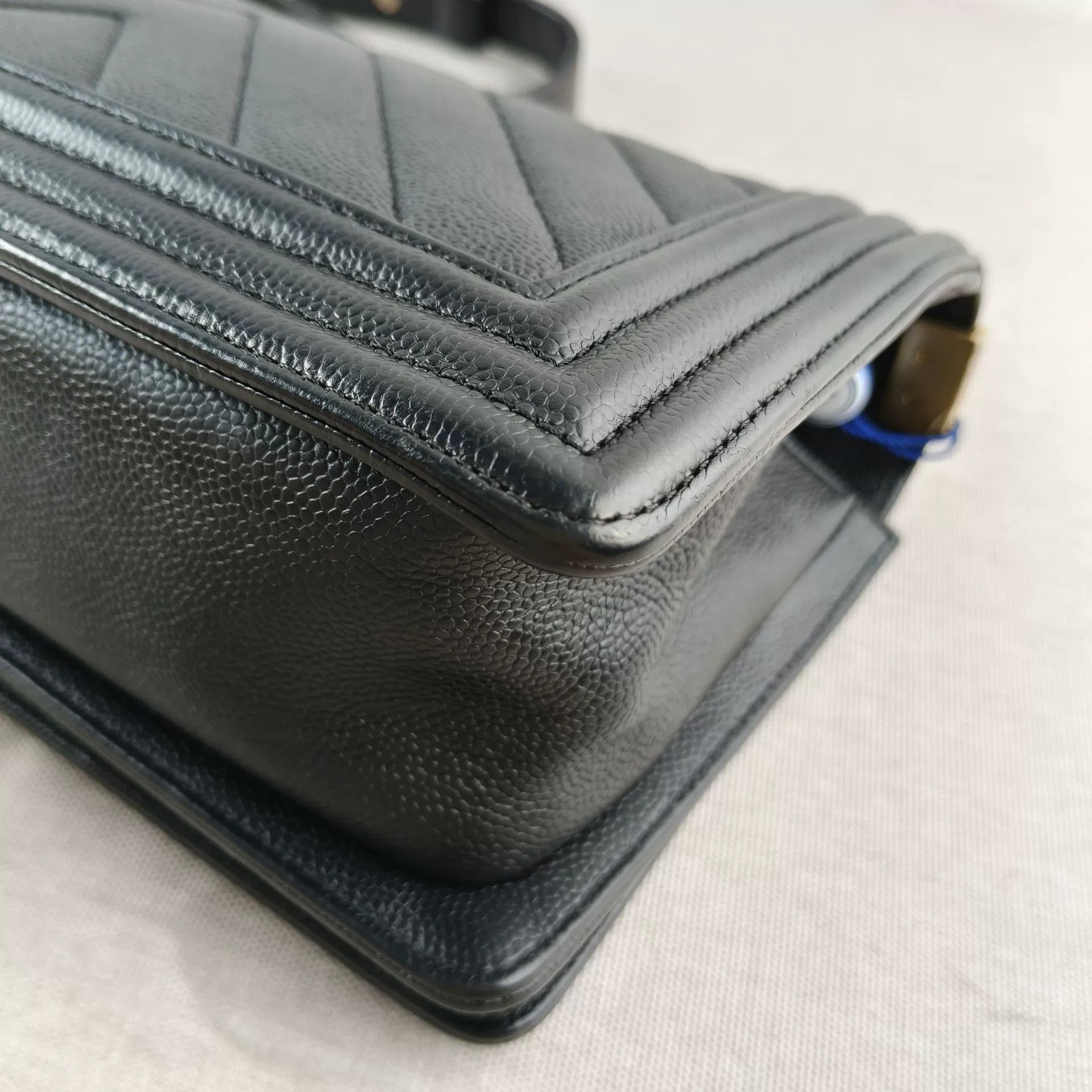 Chanel Pre-loved Bag Very good condition Size ONE SIZE - 3 Thumbnail