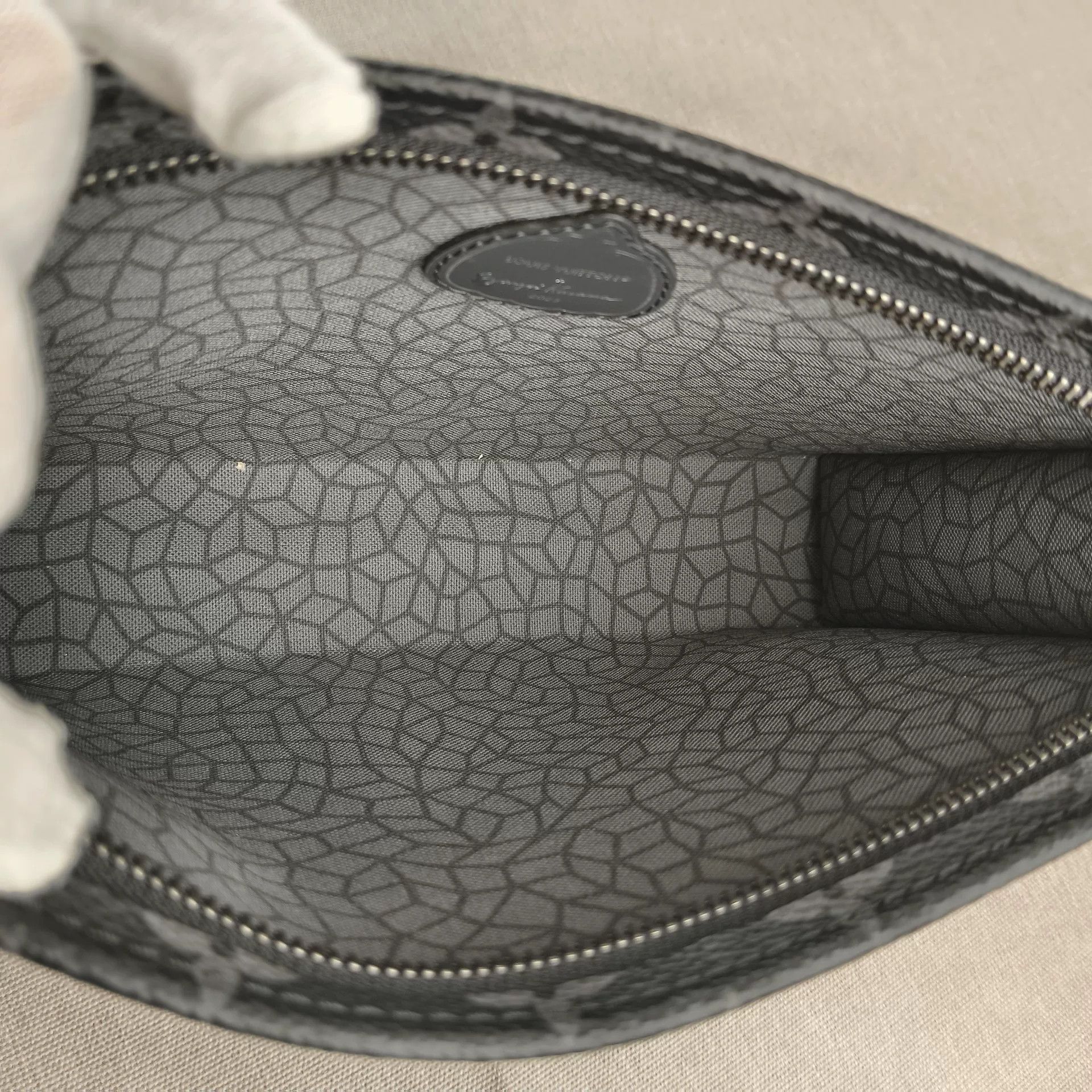 Louis Vuitton Pre-loved Bag Brand new condition Size ONE SIZE - 3 Thumbnail