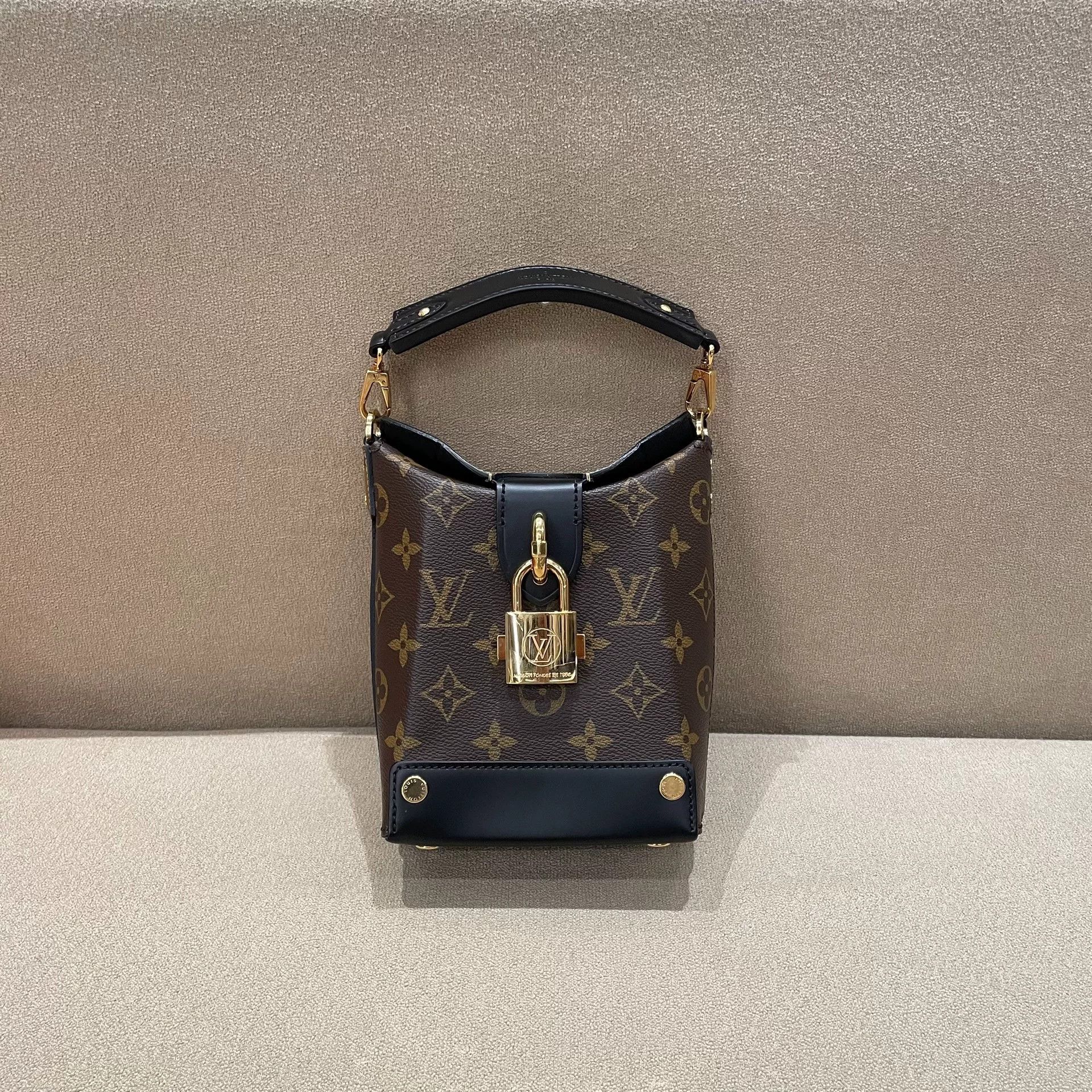 Louis Vuitton Pre-loved Bag Very good condition Size ONE SIZE - 2 Thumbnail