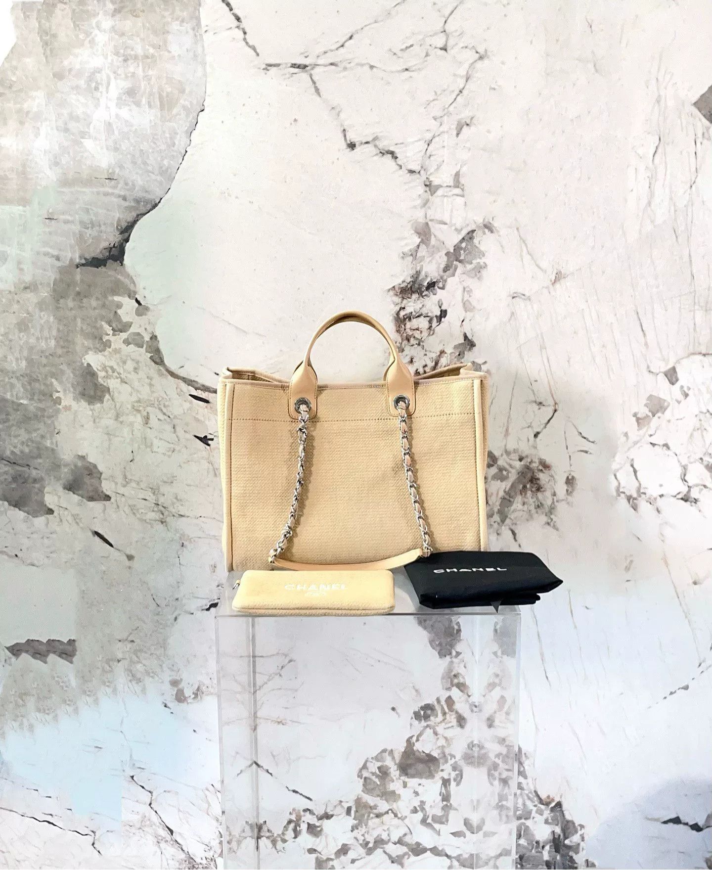 Chanel Pre-loved Bag Very good condition Size ONE SIZE - 2 Thumbnail
