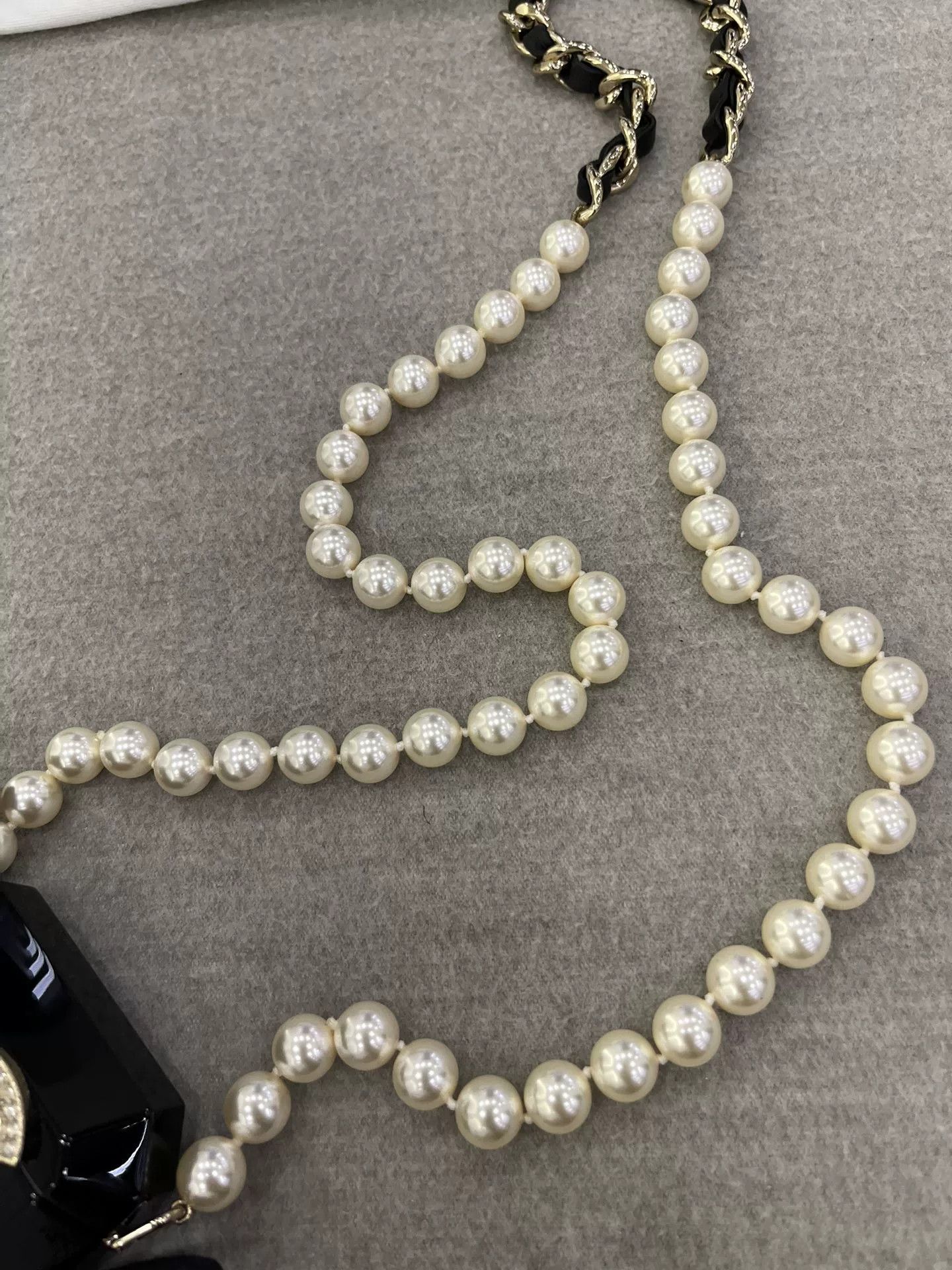 Chanel Pre-loved Bag Very good condition Size ONE SIZE - 8 Thumbnail