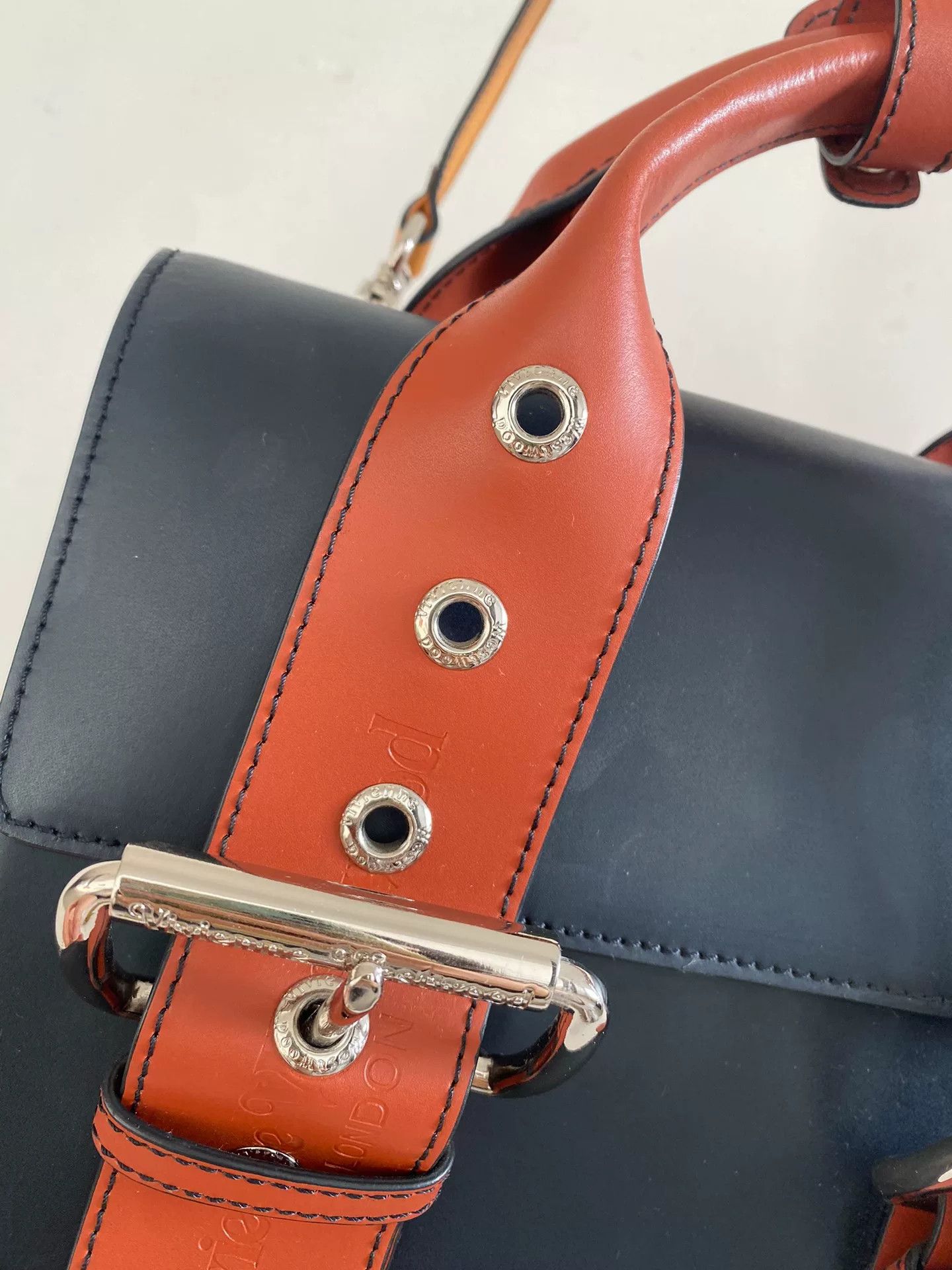 Vivienne Westwood Vivienne Westwood Saturn Buckle Hand Crossbody Bag Size ONE SIZE - 3 Thumbnail