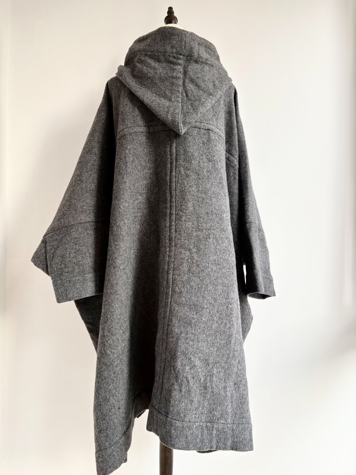 Vivienne Westwood Vivienne Westwood Vintage Gray Cape Coat Size S / US 4 / IT 40 - 4 Thumbnail