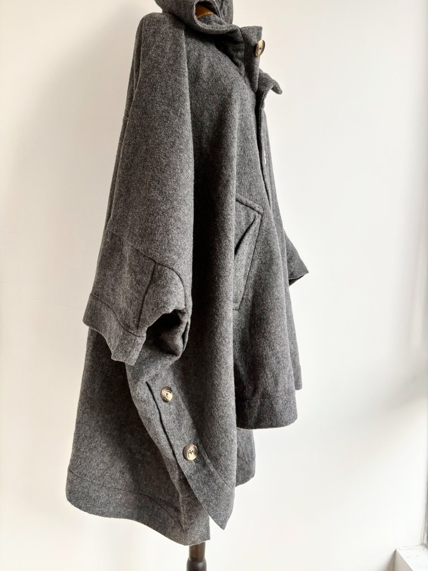 Vivienne Westwood Vivienne Westwood Vintage Gray Cape Coat Size S / US 4 / IT 40 - 2 Thumbnail