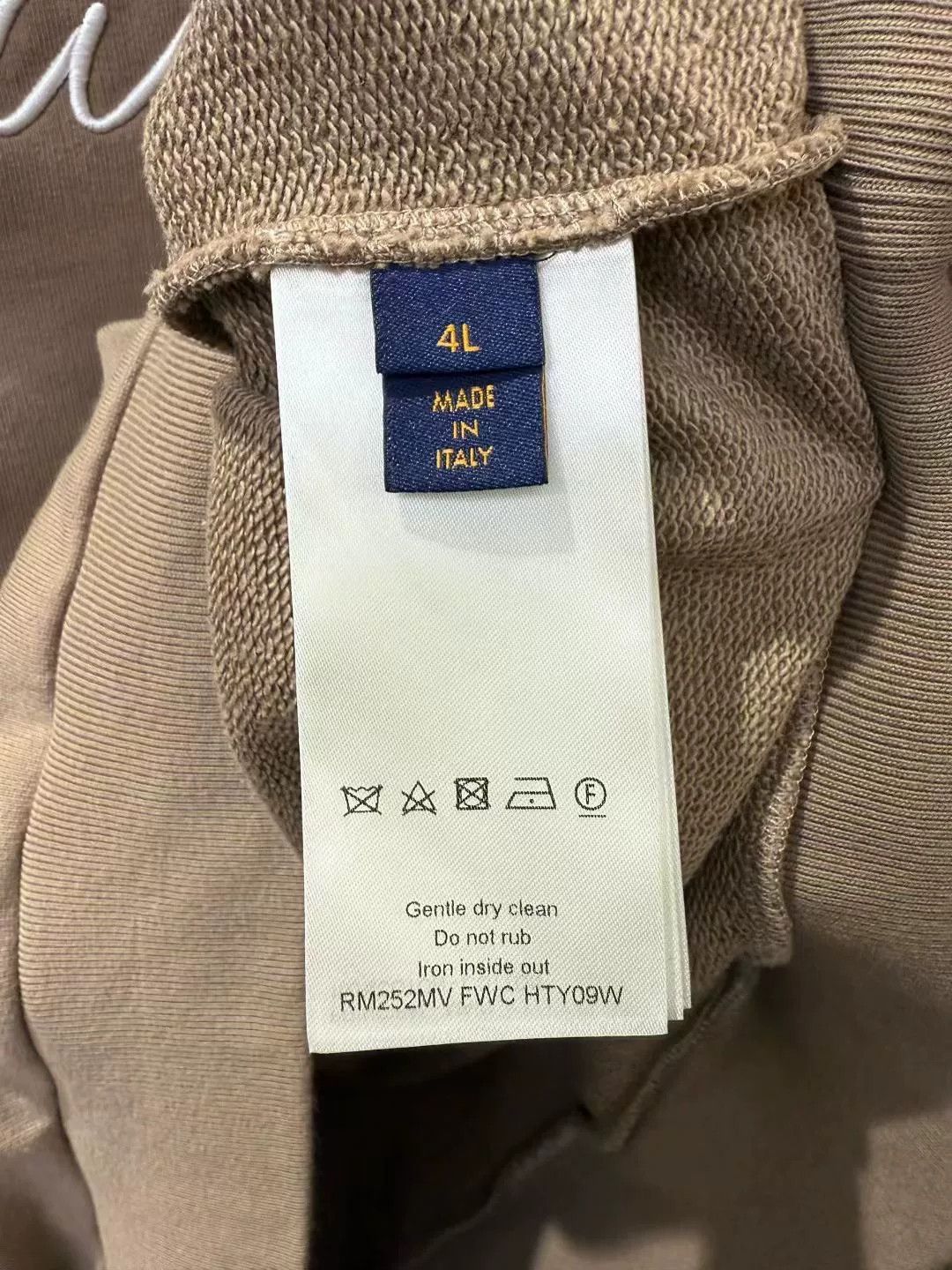 Louis Vuitton Louis Vuitton Beige Embroidered Letter Sweatshirt Size US XL / EU 56 / 4 - 3 Thumbnail