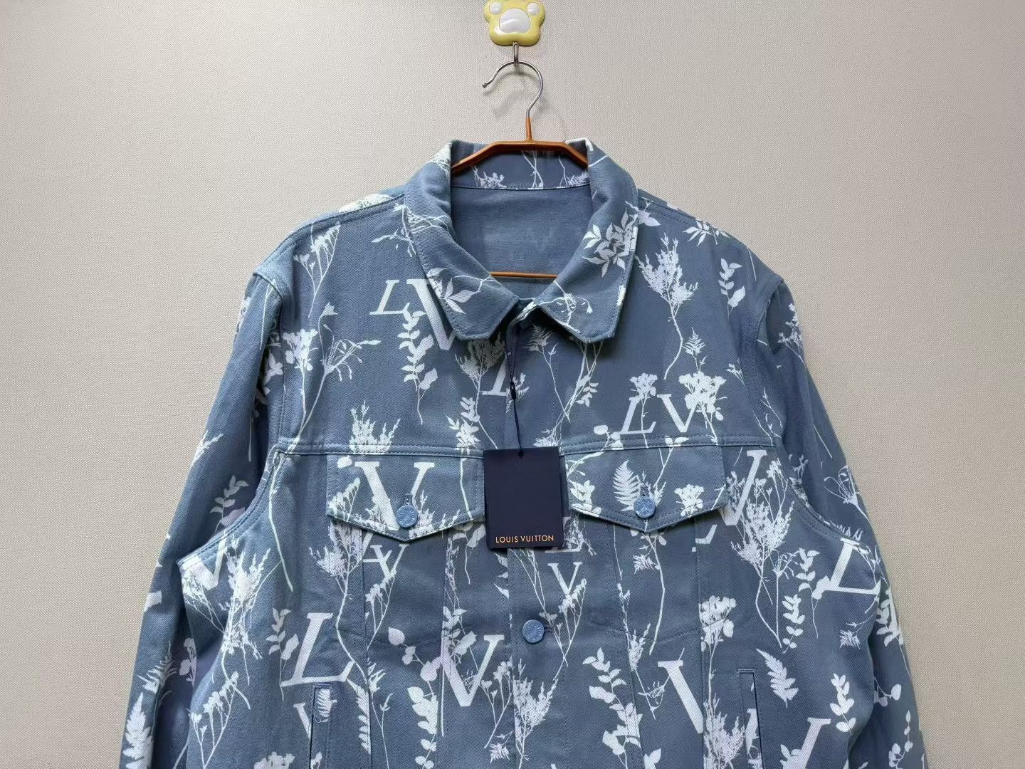 Louis Vuitton Louis Vuitton Blue Logo Denim Jacket Size US XL / EU 56 / 4 - 2 Thumbnail