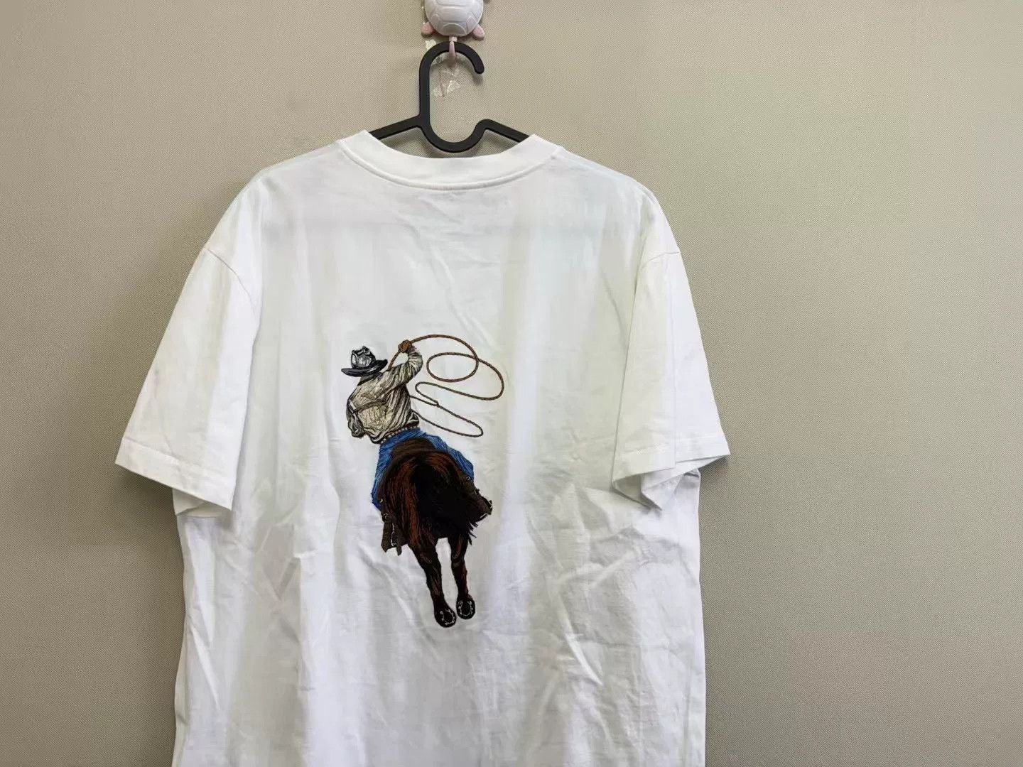 Louis Vuitton Louis Vuitton White Western Cowboy Embroidered Tee Size US M / EU 48-50 / 2 - 5 Thumbnail