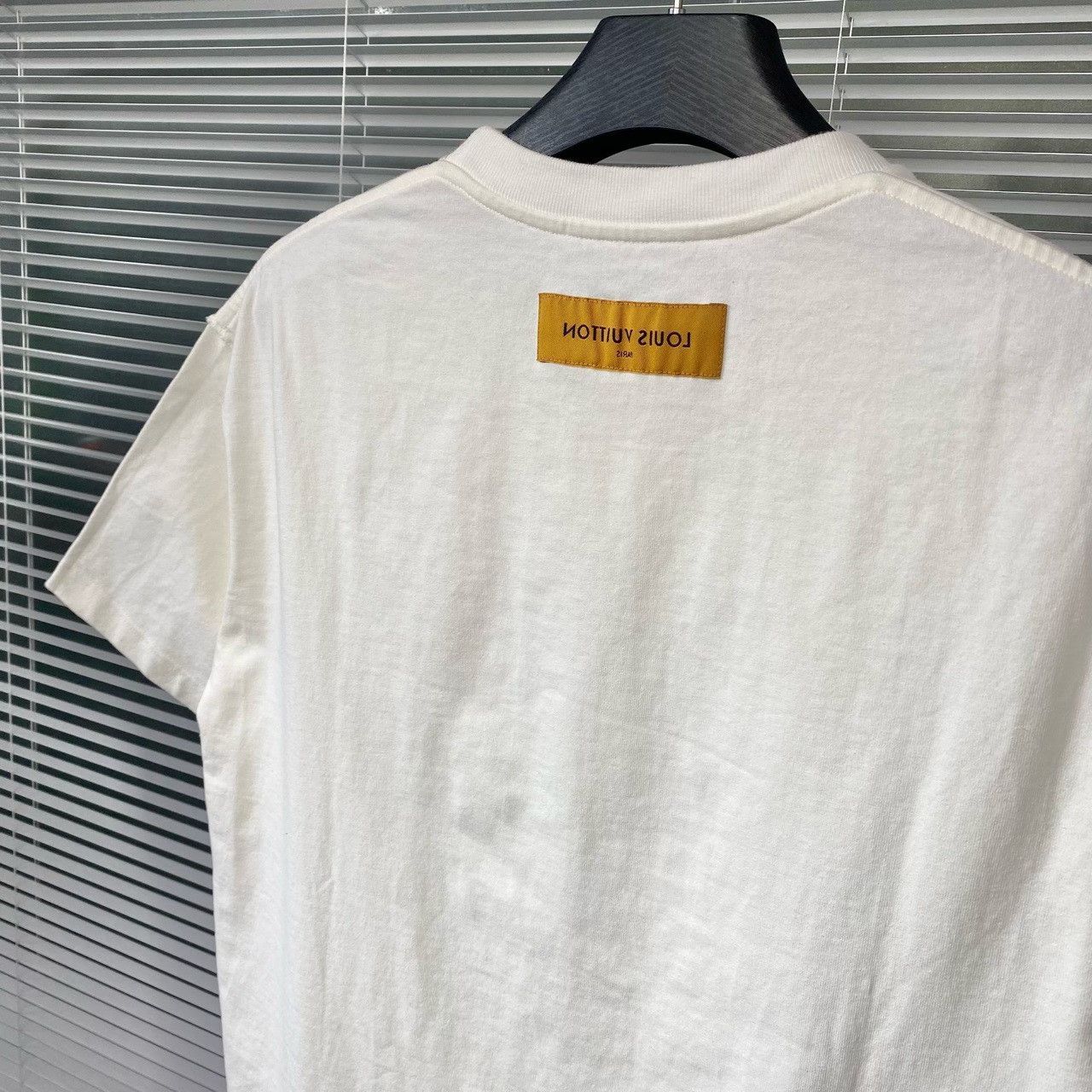 Louis Vuitton Louis Vuitton Cloud Rainbow Logo T-Shirt Size US L / EU 52-54 / 3 - 7 Thumbnail