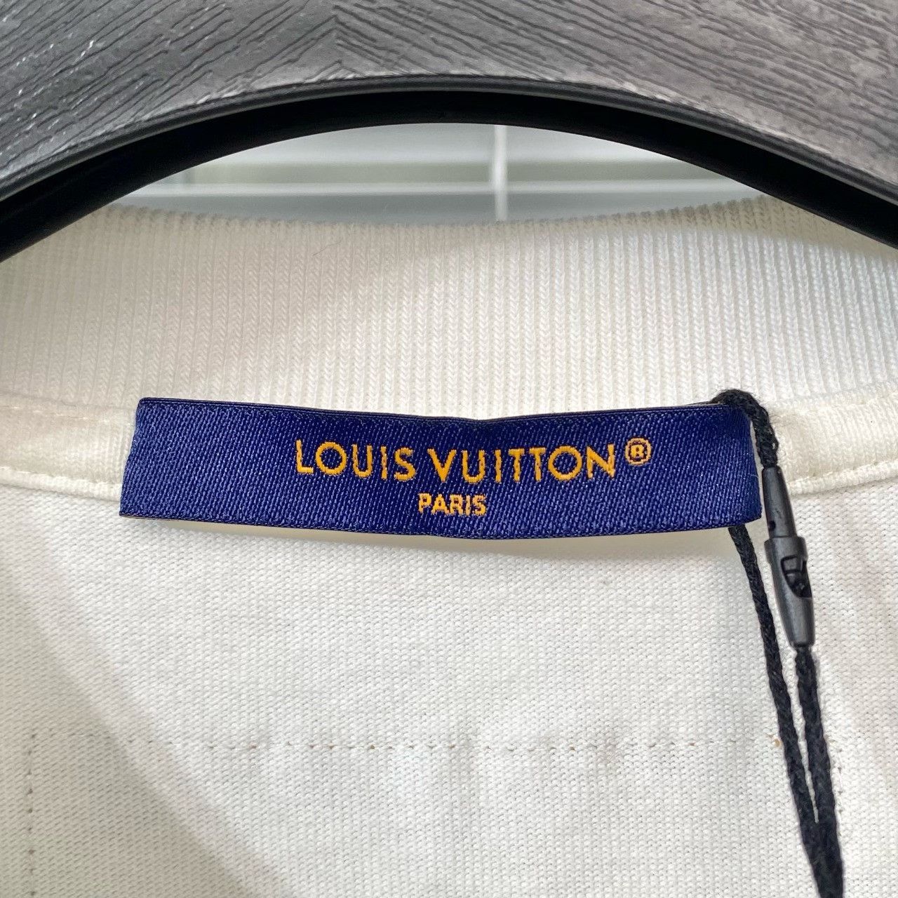 Louis Vuitton Louis Vuitton Cloud Rainbow Logo T-Shirt Size US L / EU 52-54 / 3 - 4 Thumbnail