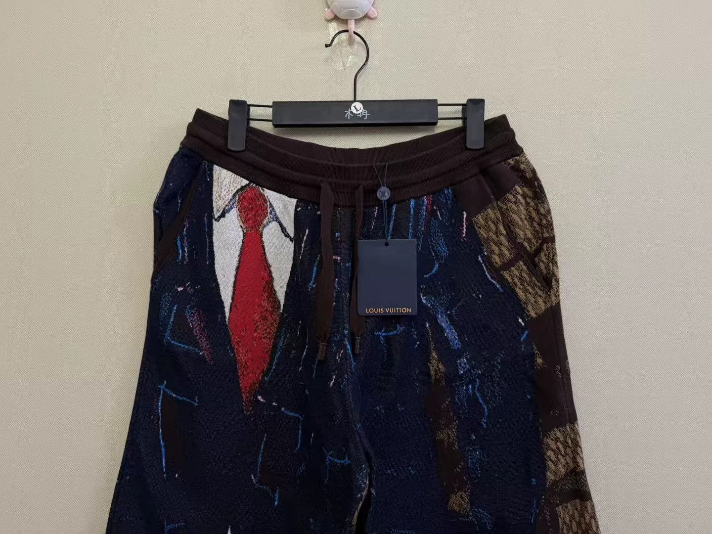 Louis Vuitton Louis Vuitton Graffiti Monogram Box Shorts Size US 28 / EU 44 - 2 Thumbnail
