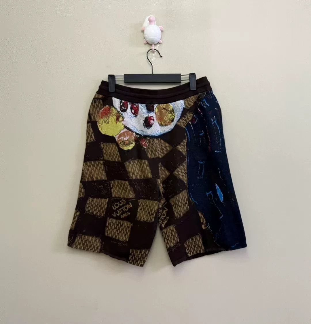 Louis Vuitton Louis Vuitton Graffiti Monogram Box Shorts Size US 28 / EU 44 - 4 Thumbnail