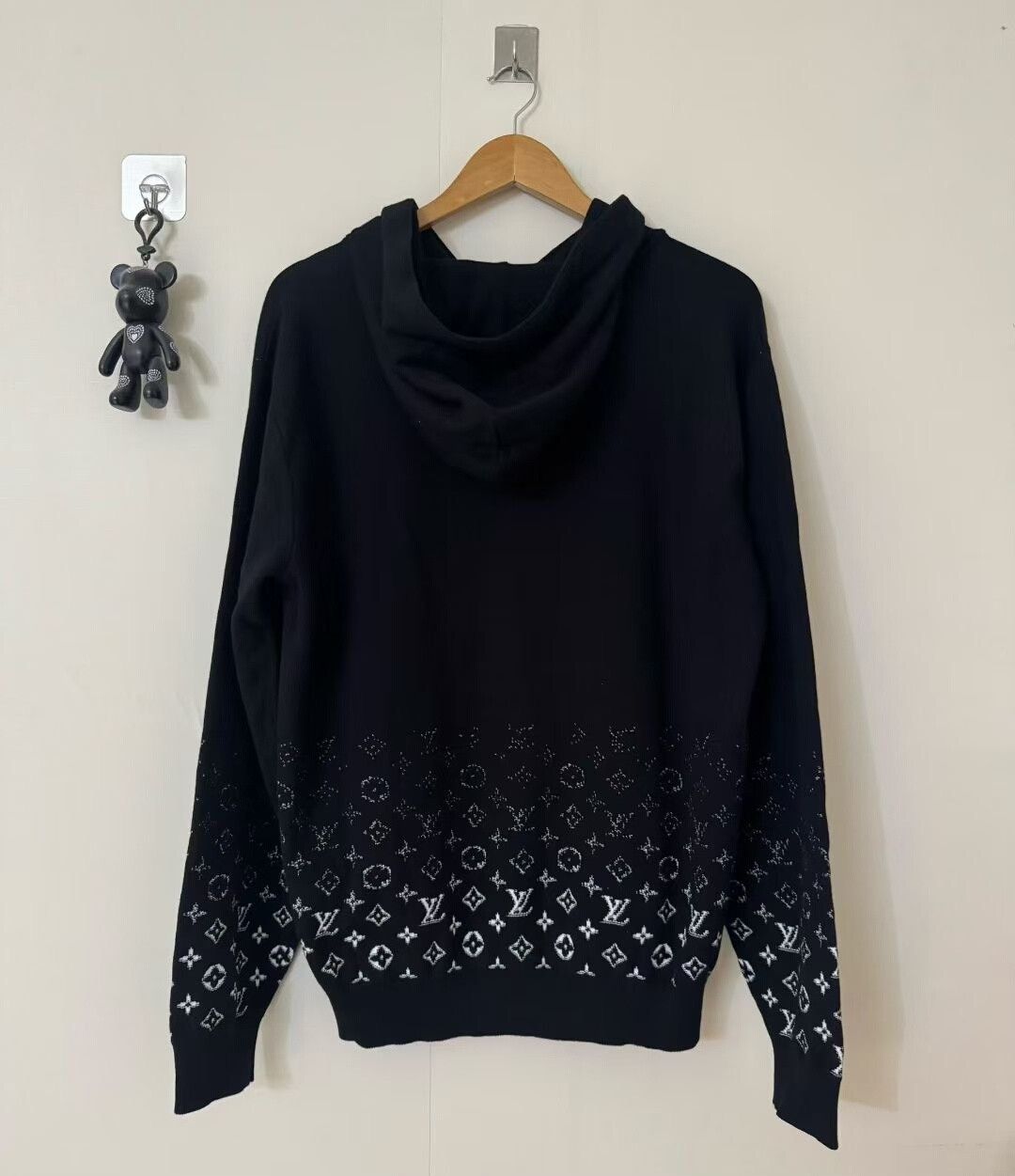 Louis Vuitton LV New Black White Gradient Monogram Sweater Hoodie Size US L / EU 52-54 / 3 - 2 Thumbnail