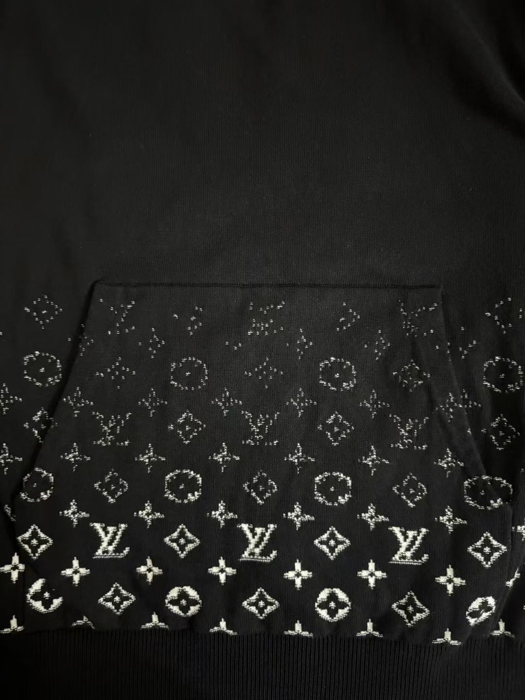 Louis Vuitton LV New Black White Gradient Monogram Sweater Hoodie Size US L / EU 52-54 / 3 - 5 Thumbnail