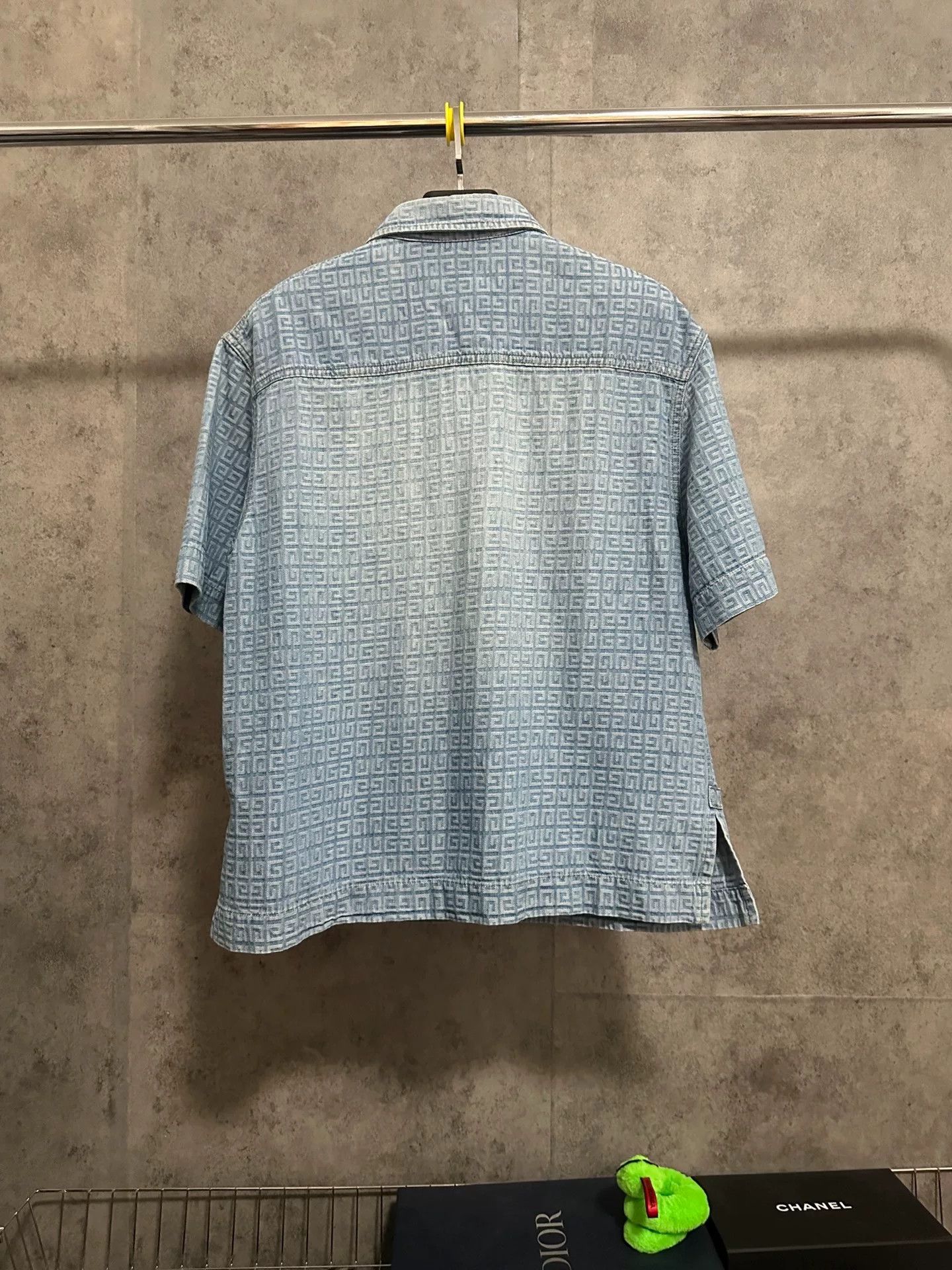 Givenchy Givenchy 4G Print Denim Short-Sleeve Shirt Jacket Size US L / EU 52-54 / 3 - 4 Thumbnail