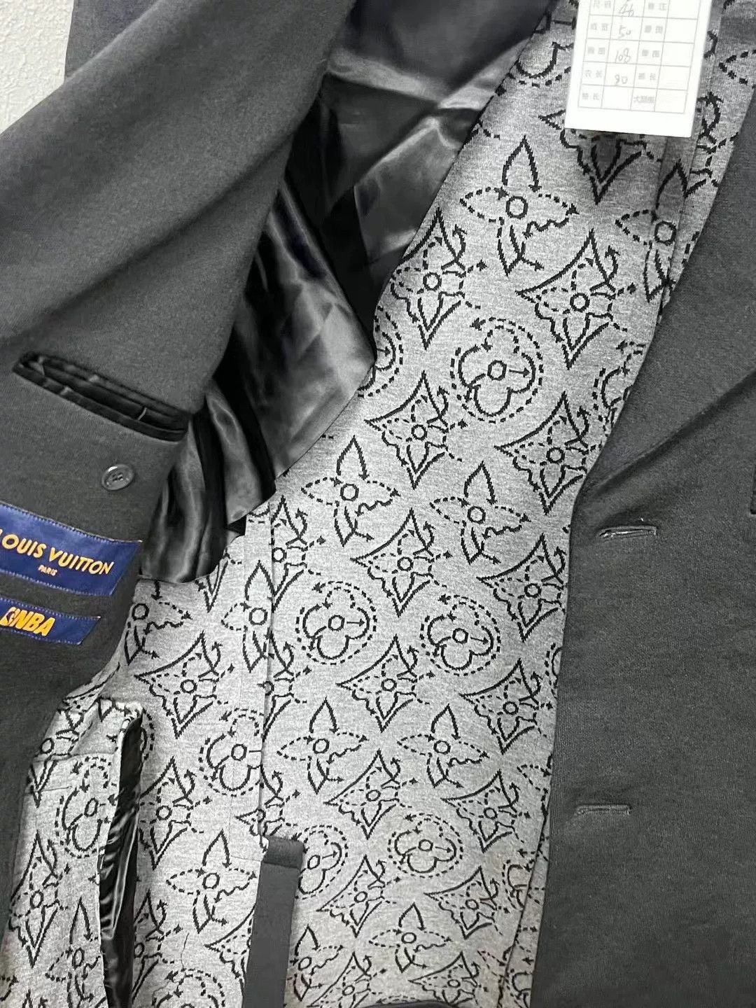 Louis Vuitton Louis Vuitton x NBA Wool Blazer Size US S / EU 44-46 / 1 - 4 Thumbnail