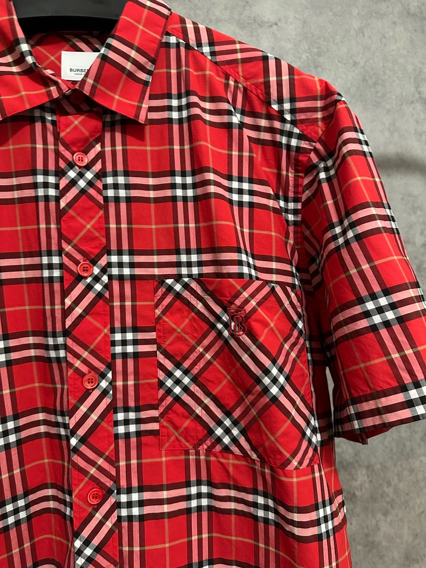 Burberry Burberry Red Plaid Short-Sleeve Shirt Size US XL / EU 56 / 4 - 2 Thumbnail