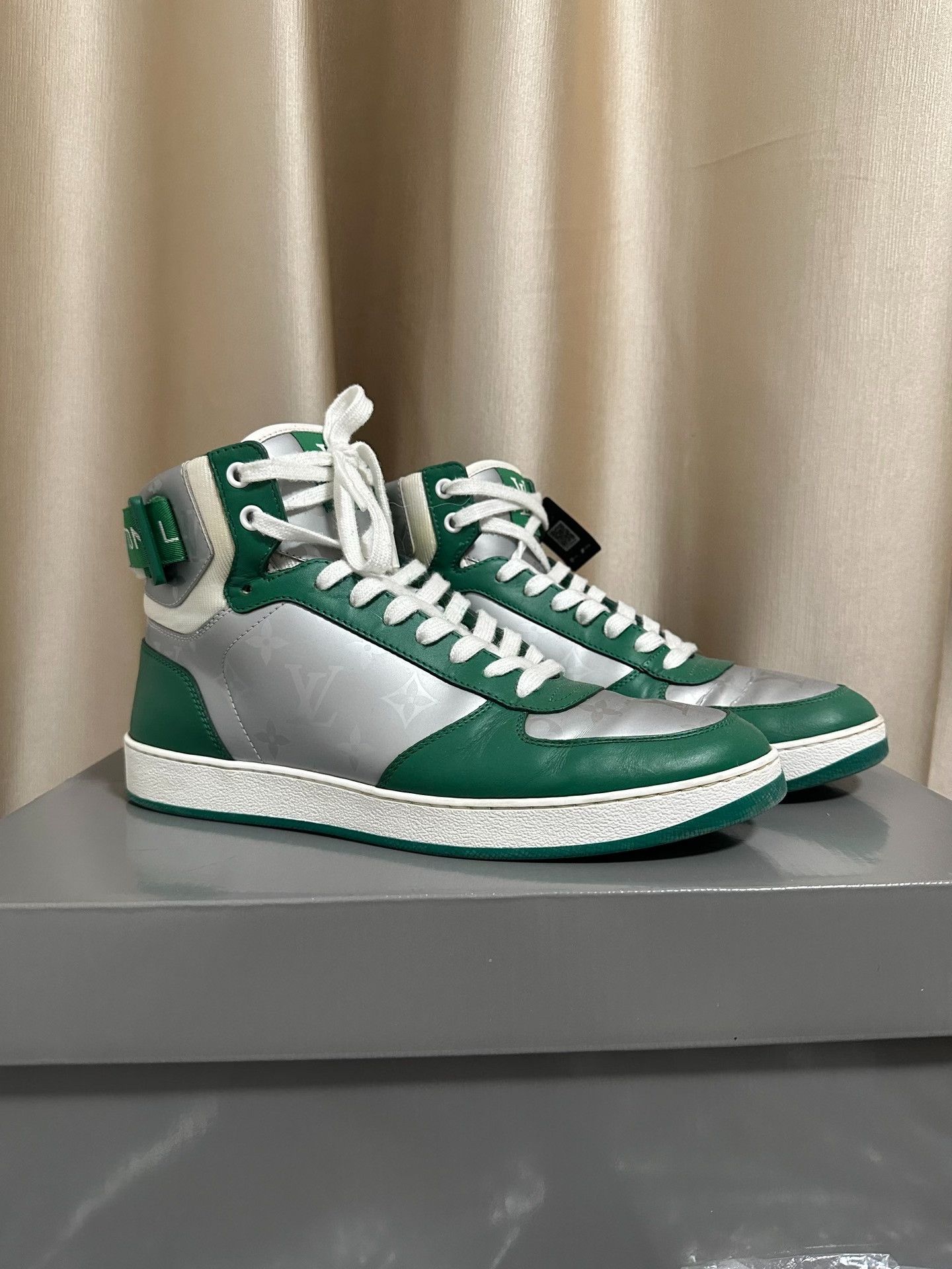 Louis Vuitton Louis Vuitton Rivoli Gray Green Sneakers Size US 8 / EU 41 - 4 Thumbnail