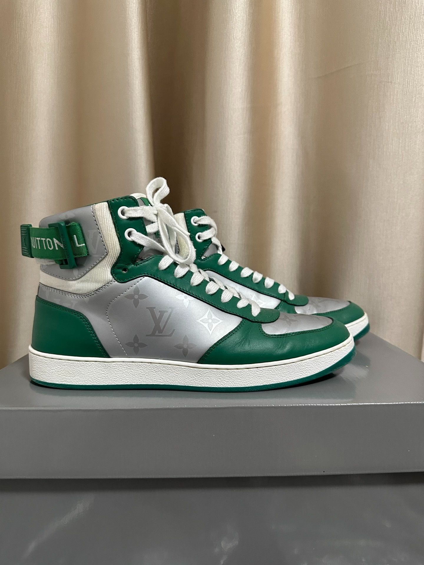 Louis Vuitton Louis Vuitton Rivoli Gray Green Sneakers Size US 8 / EU 41 - 5 Thumbnail