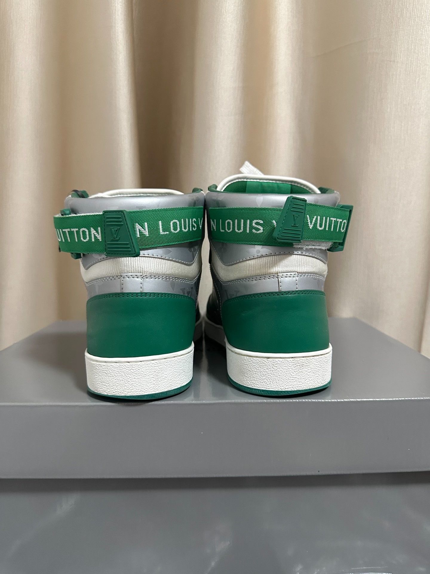 Louis Vuitton Louis Vuitton Rivoli Gray Green Sneakers Size US 8 / EU 41 - 6 Thumbnail