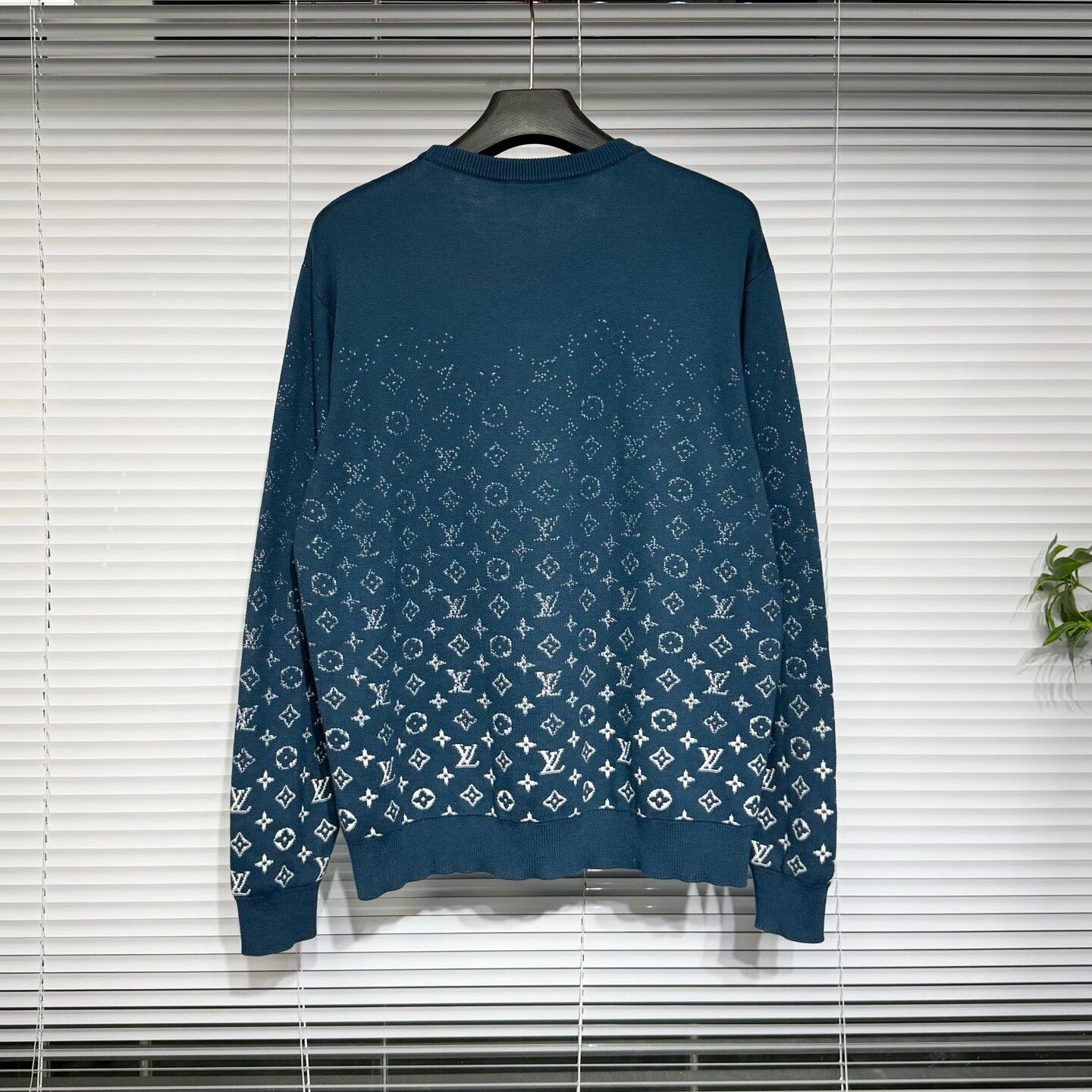 Louis Vuitton Louis Vuitton Monogram Gradient Sweater Size US L / EU 52-54 / 3 - 2 Thumbnail