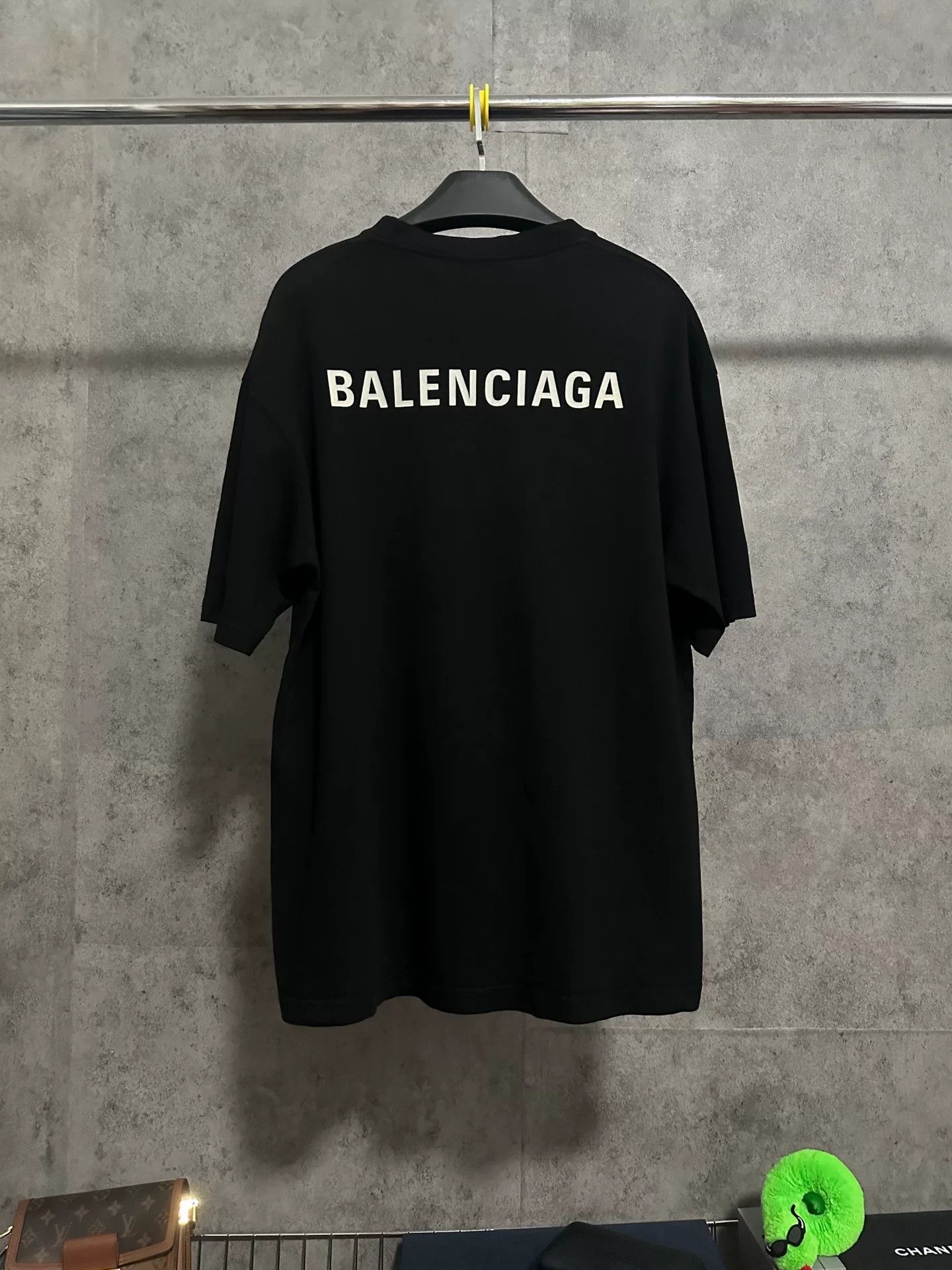 Balenciaga Balenciaga Short-Sleeve Logo Print T-Shirt Size US S / EU 44-46 / 1 - 4 Thumbnail