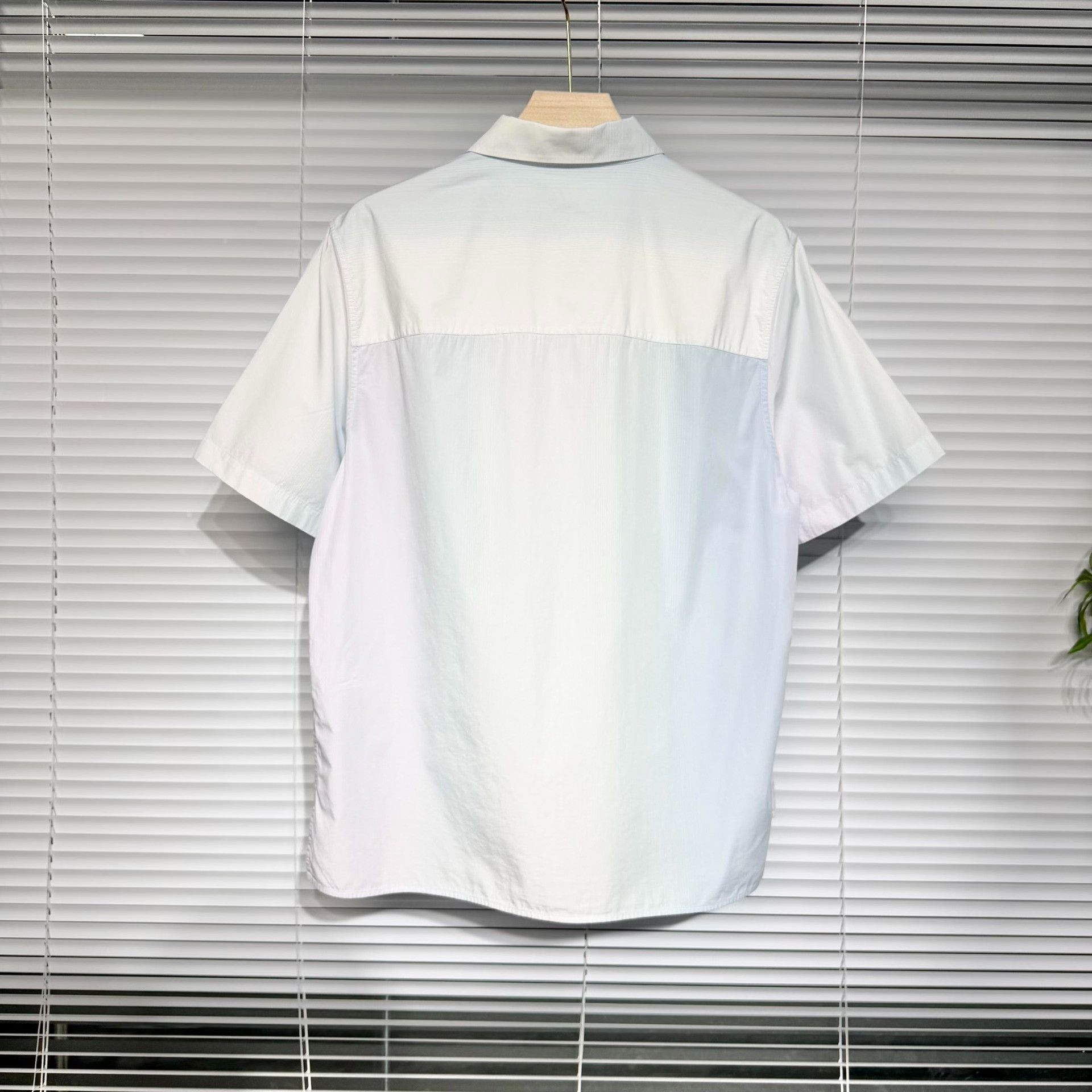 Loewe Loewe 2024 SS Embroidered Logo Short-Sleeve Shirt Size US M / EU 48-50 / 2 - 2 Thumbnail