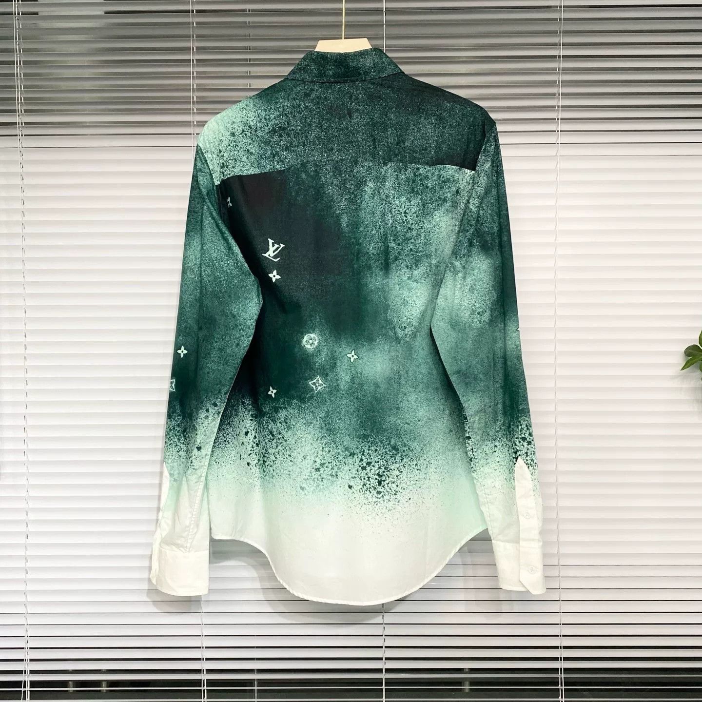 Louis Vuitton LV Green Ink Wash Gradient Long-Sleeve Shirt Size US L / EU 52-54 / 3 - 2 Thumbnail