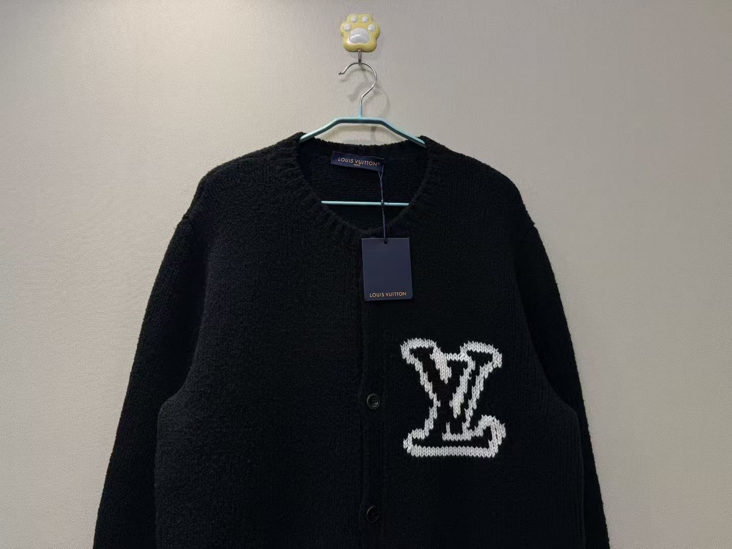 Louis Vuitton Louis Vuitton Teddy Logo Button Cardigan Size US XL / EU 56 / 4 - 2 Thumbnail