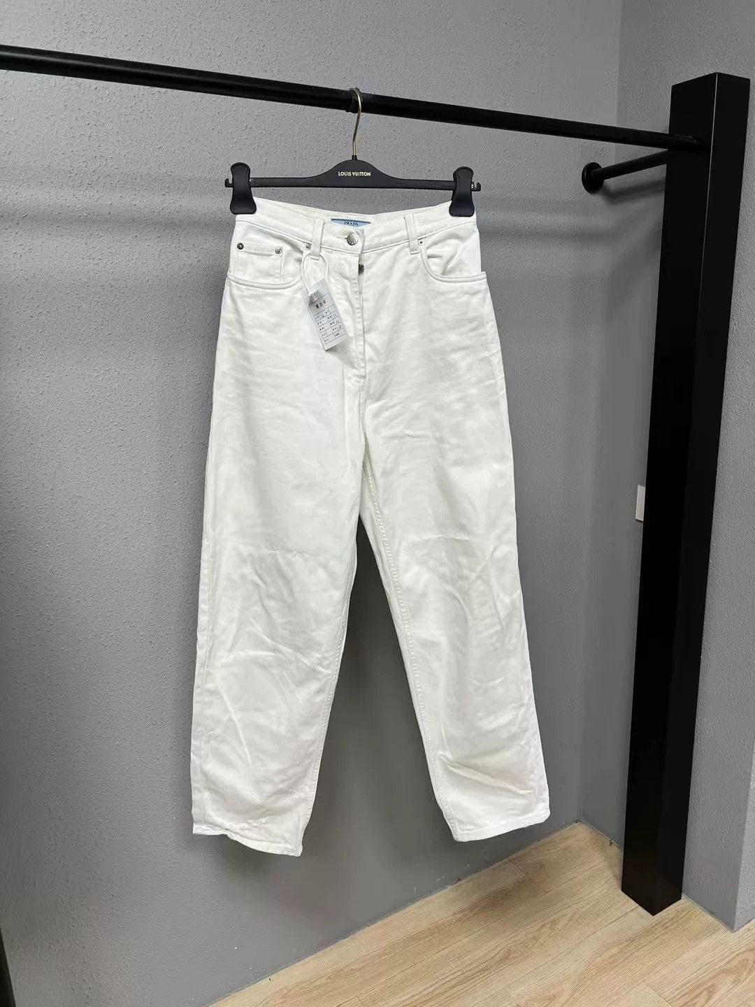 Prada Prada White Triangle Logo Jeans Size 26" / US 2 / IT 38 - 2 Thumbnail