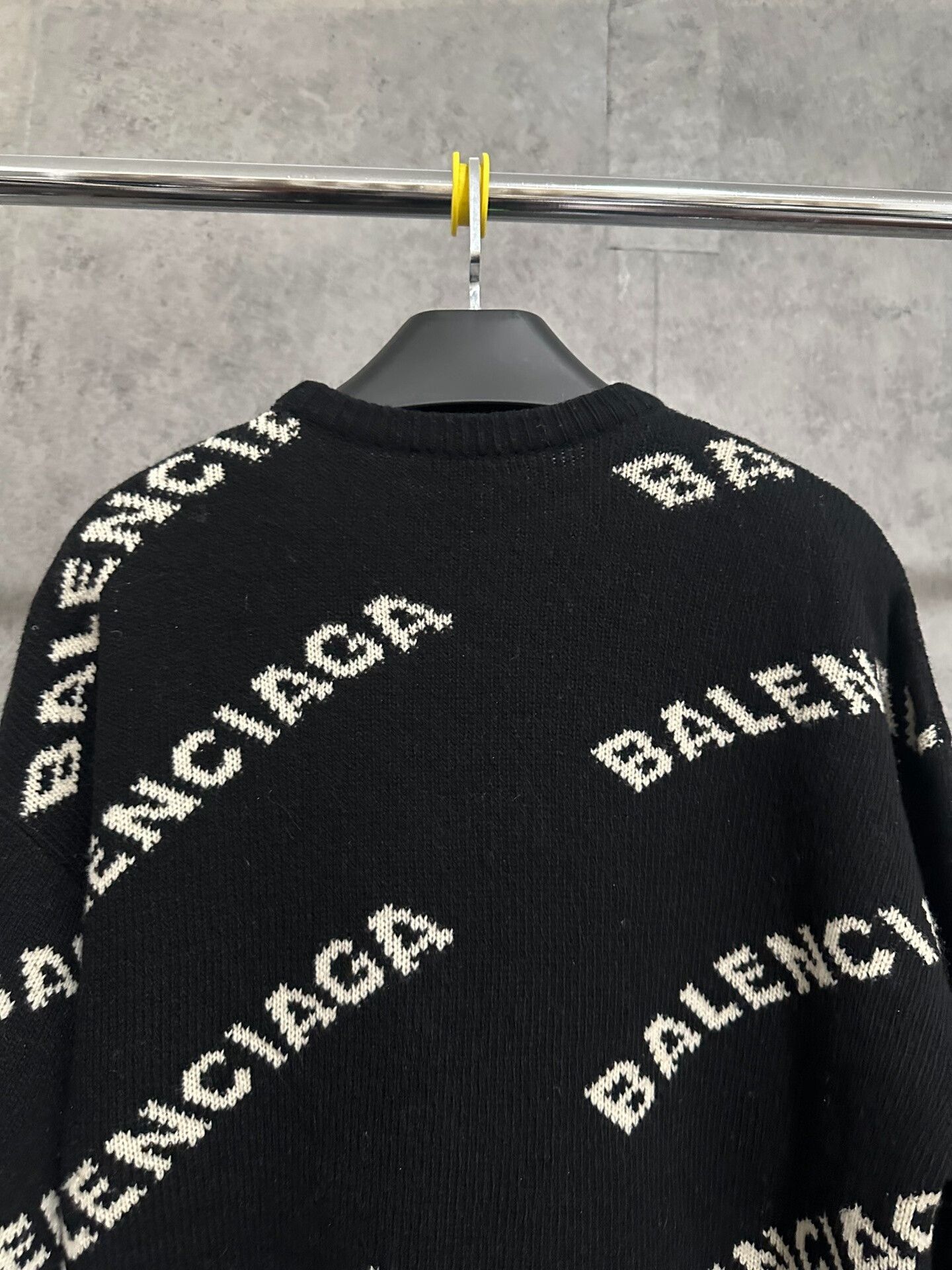 Balenciaga Balenciaga Logo Knit Sweater Size XXS / US 00 / IT 34 - 5 Thumbnail
