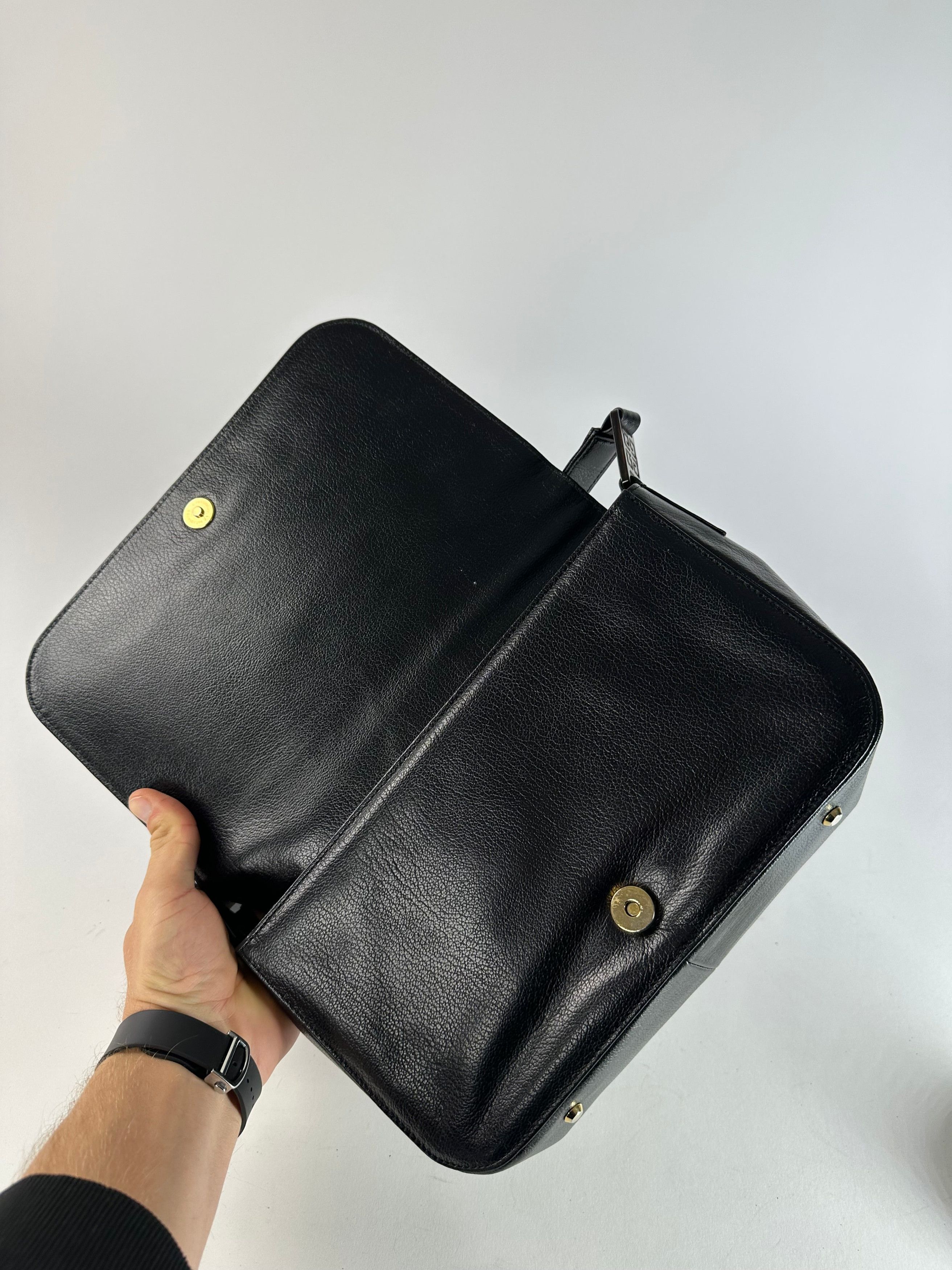 Givenchy Vintage Leather Shoulder Bag Black Size ONE SIZE - 6 Thumbnail