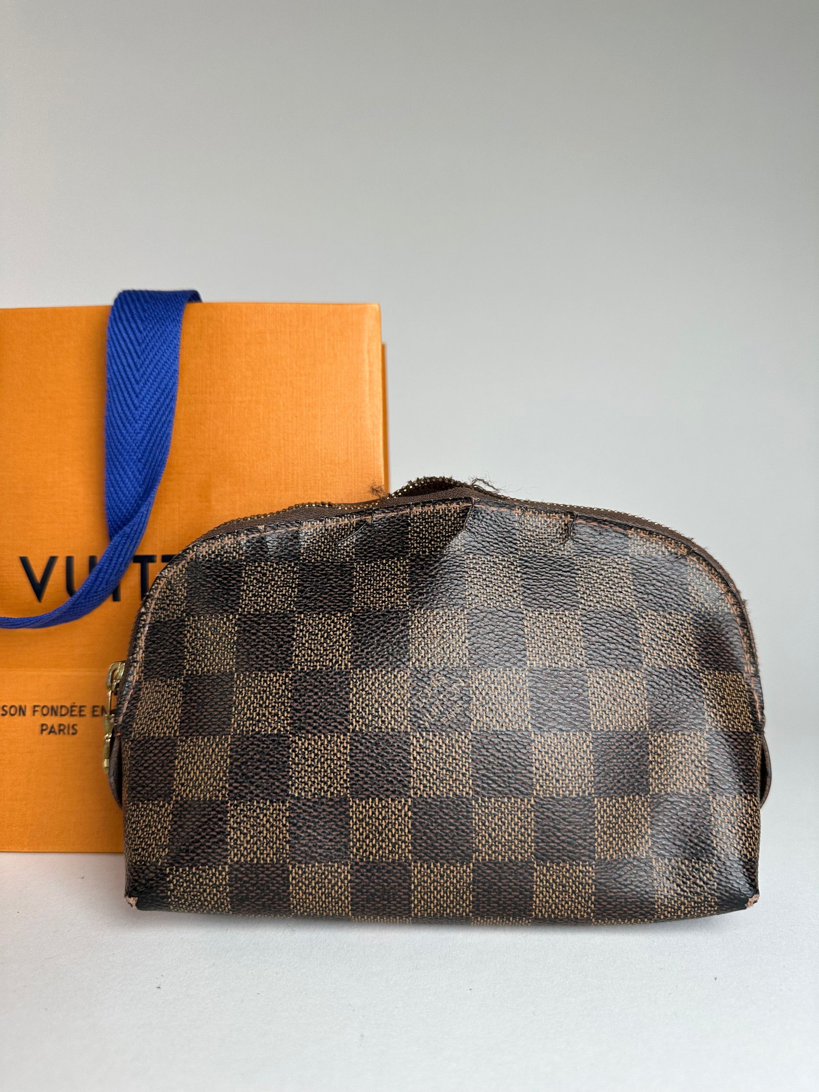 Louis Vuitton Vintage Damier Monogram Leather Clutch / Mini Bag Brown Size ONE SIZE - 4 Thumbnail