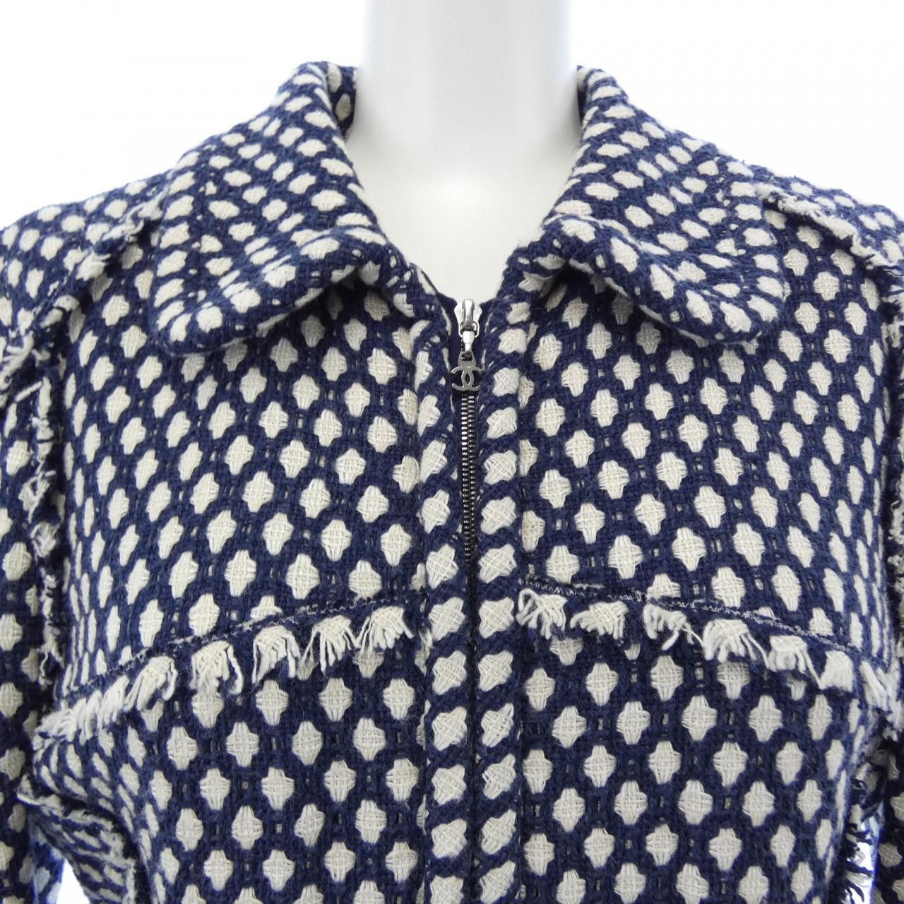 Chanel Chanel Chanel Coat Textile Outerwear P32956V23394 DUTY FREE for USA Size ONE SIZE - 5 Thumbnail