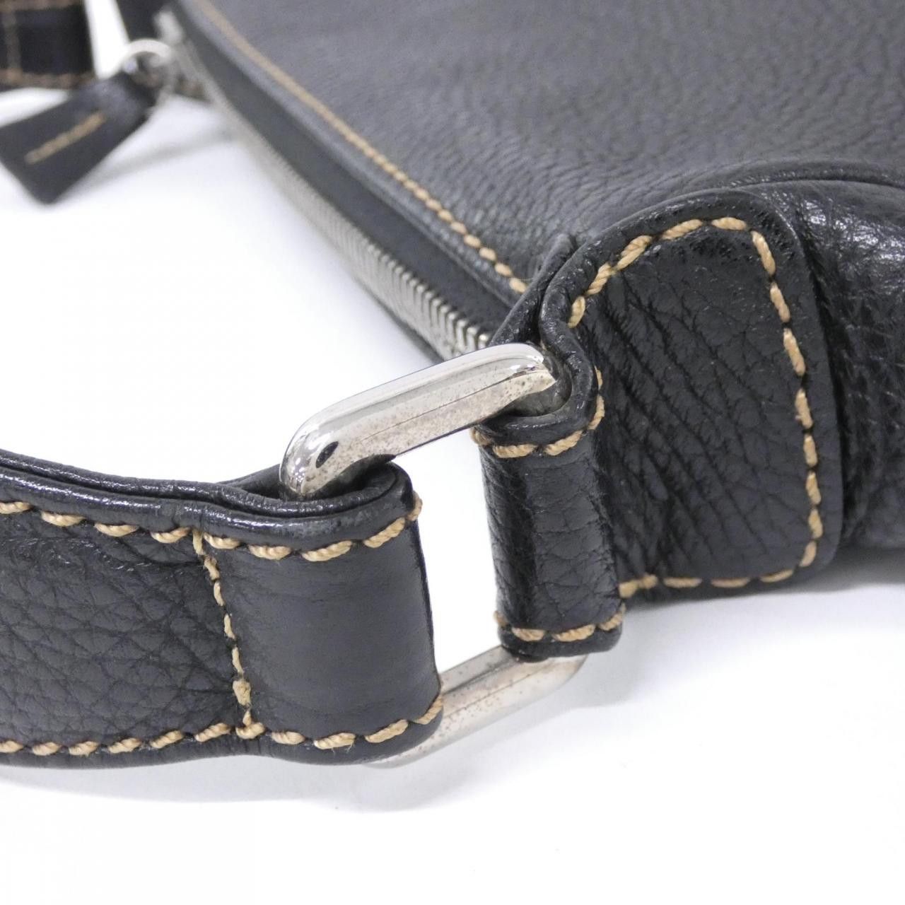 Chanel Chanel Chanel Calf Shoulder Bag Leather Shoulder Bag 23053 DUTY FREE for USA Size ONE SIZE - 5 Thumbnail