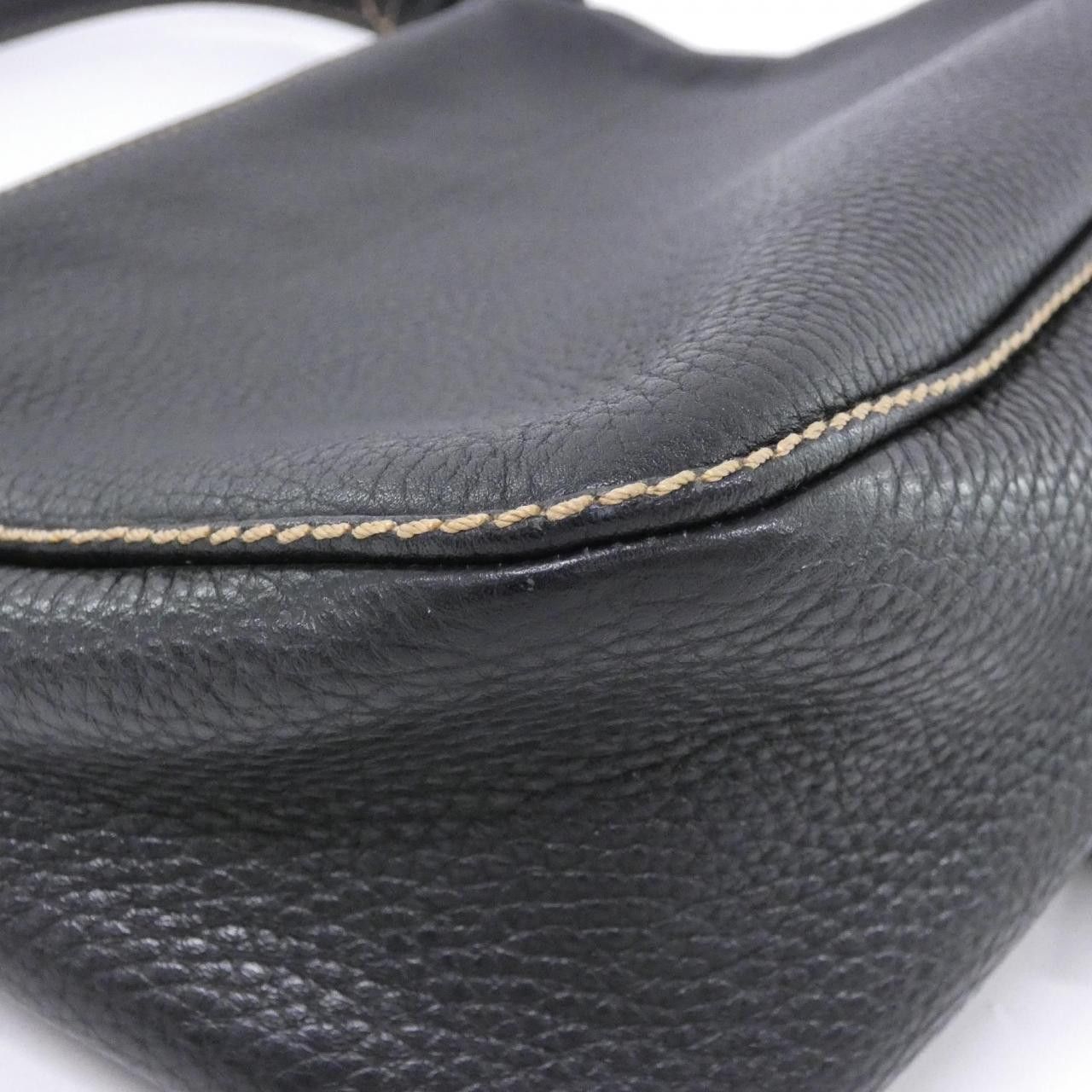Chanel Chanel Chanel Calf Shoulder Bag Leather Shoulder Bag 23053 DUTY FREE for USA Size ONE SIZE - 3 Thumbnail