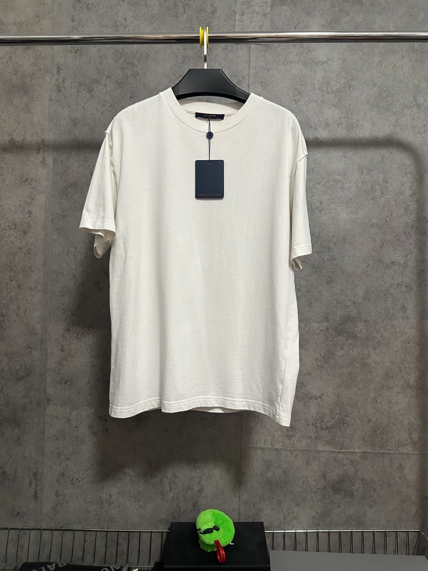 Louis Vuitton LV Logo Short Sleeve T-Shirt Size US M / EU 48-50 / 2 - 4 Thumbnail