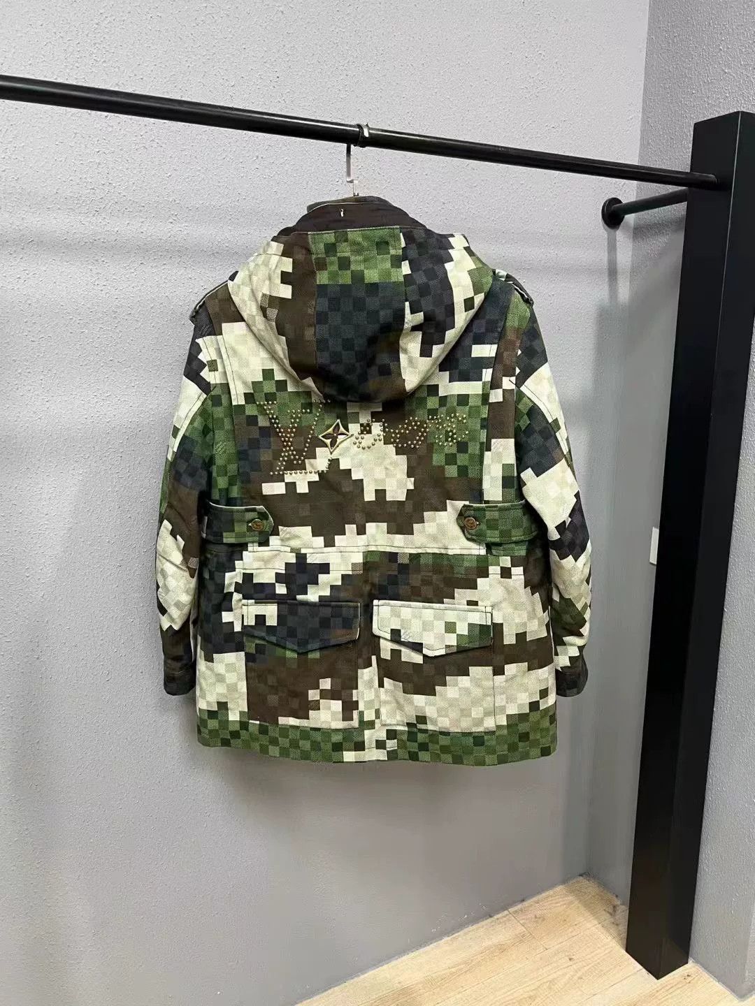 Pharrell Louis Vuitton Pharrell Camo Parka Size US S / EU 44-46 / 1 - 2 Thumbnail