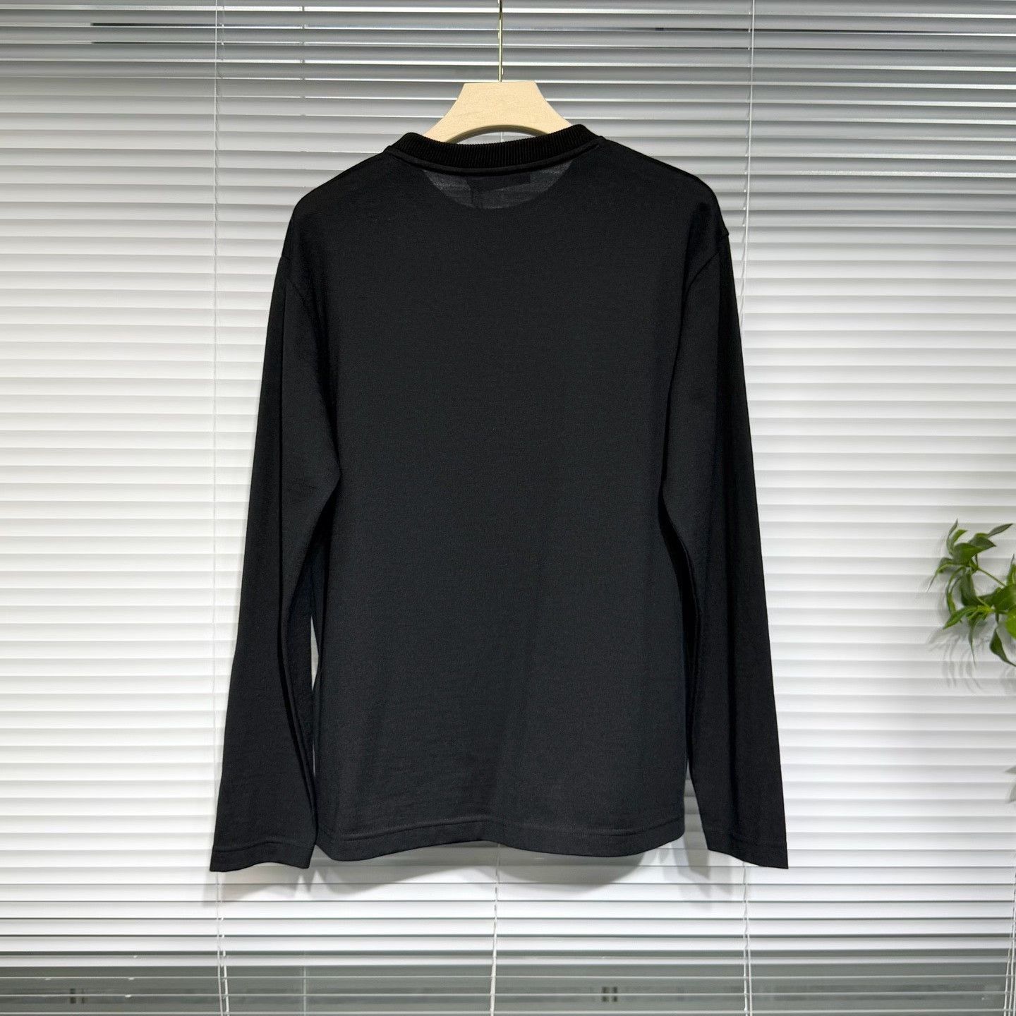 Louis Vuitton LV SS24 Crystal Letter Knit Sweater Size US L / EU 52-54 / 3 - 2 Thumbnail