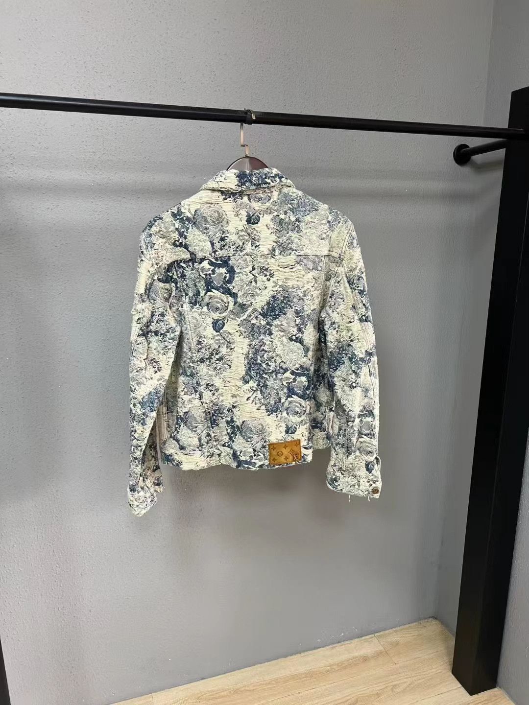 Louis Vuitton Louis Vuitton Floral Distressed Denim Jacket Size US M / EU 48-50 / 2 - 2 Thumbnail