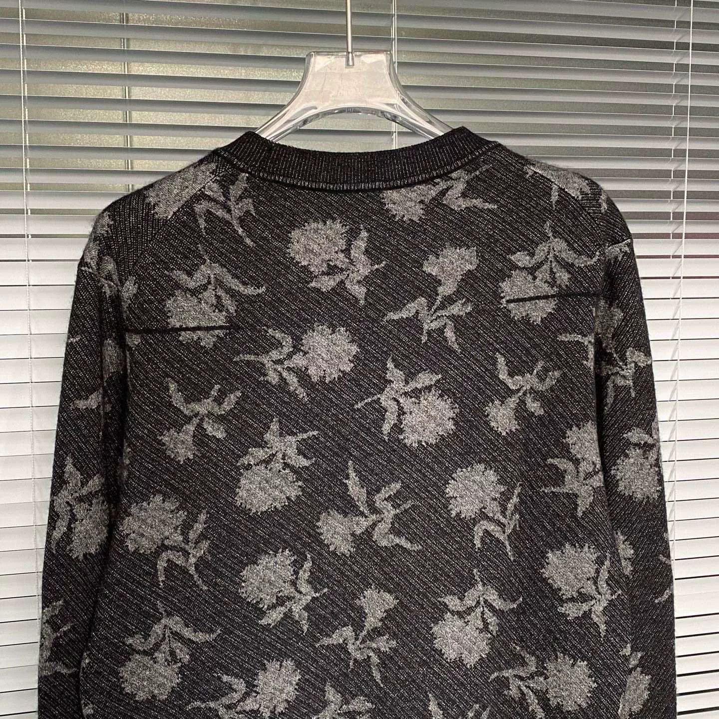 Dior Dior Black Camellia Print Cashmere Sweater S Size US S / EU 44-46 / 1 - 4 Thumbnail