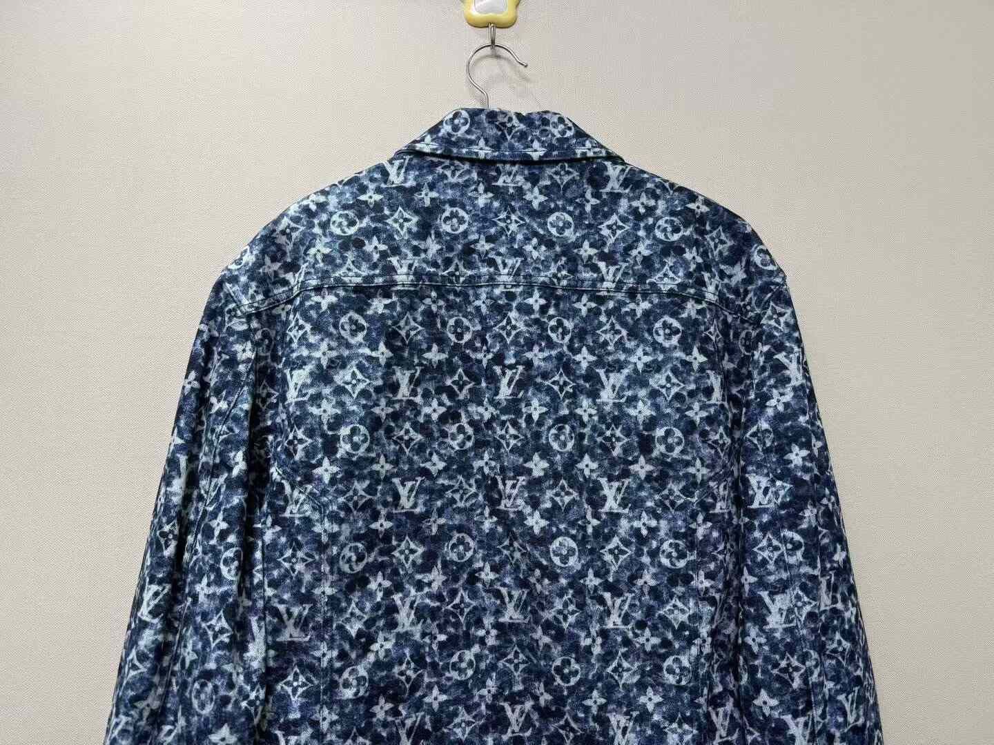 Louis Vuitton Louis Vuitton Blue Logo Denim Jacket Size US L / EU 52-54 / 3 - 5 Thumbnail