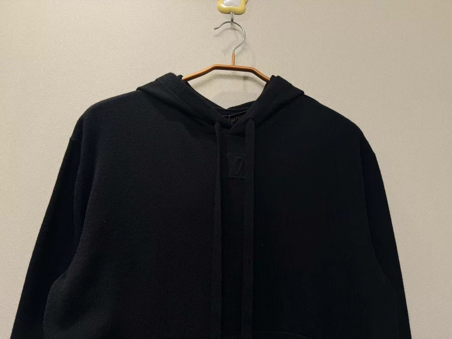 Louis Vuitton Louis Vuitton LV Embossed Logo Wool Hoodie Size US S / EU 44-46 / 1 - 2 Thumbnail