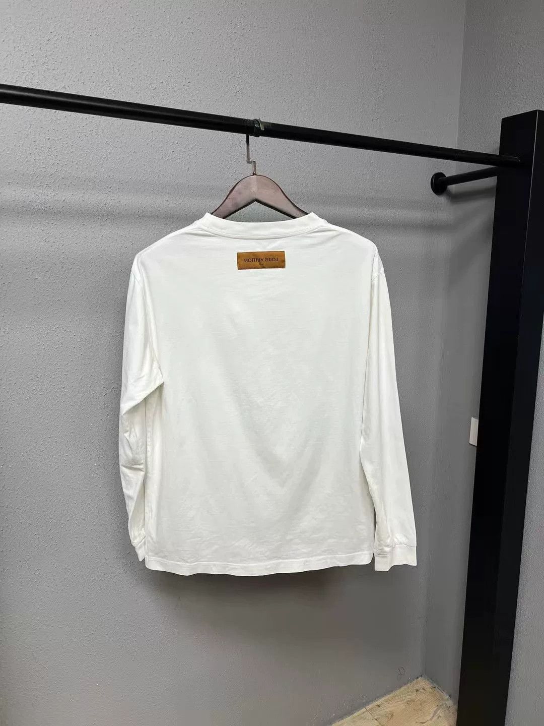 Louis Vuitton LV Embossed Logo Long-Sleeve Size US M / EU 48-50 / 2 - 2 Thumbnail