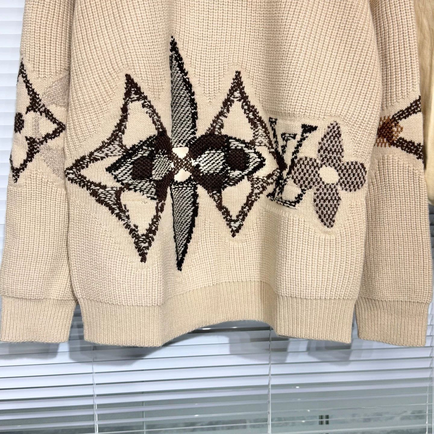 Louis Vuitton LV Ski Series Triple Flower Logo Sweater Size US S / EU 44-46 / 1 - 3 Thumbnail