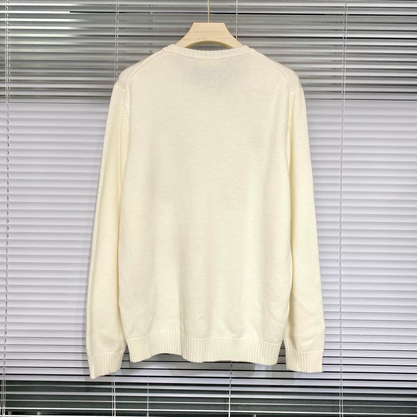 Fendi Fendi Wool Sweater Graffiti Embroidery Size US L / EU 52-54 / 3 - 2 Thumbnail