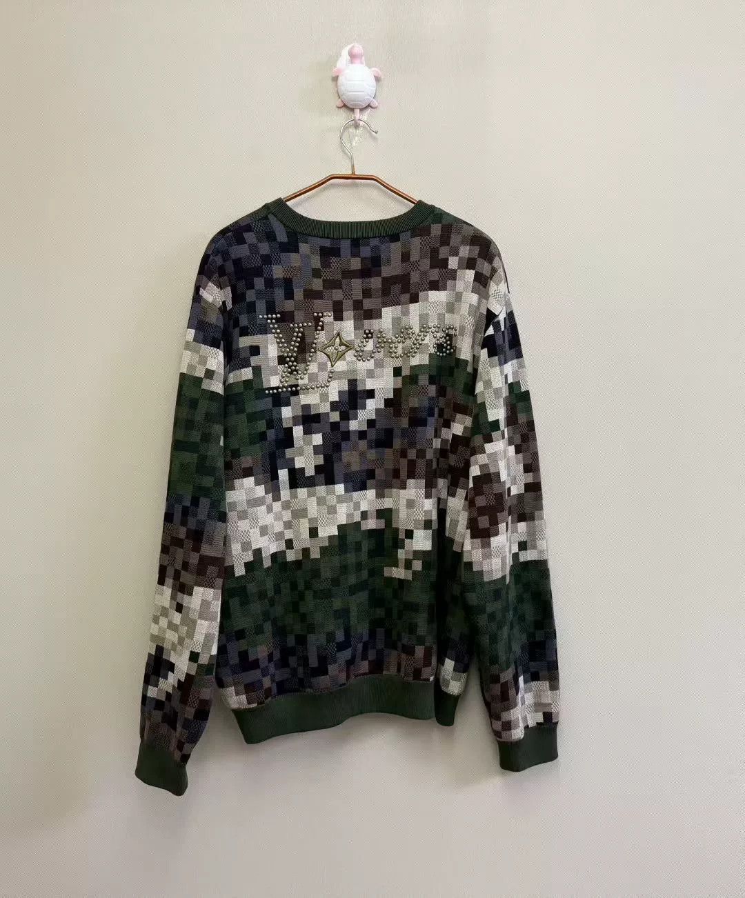 Louis Vuitton LV x Pharrell Camo Logo Sweater Size US XXL / EU 58 / 5 - 4 Thumbnail