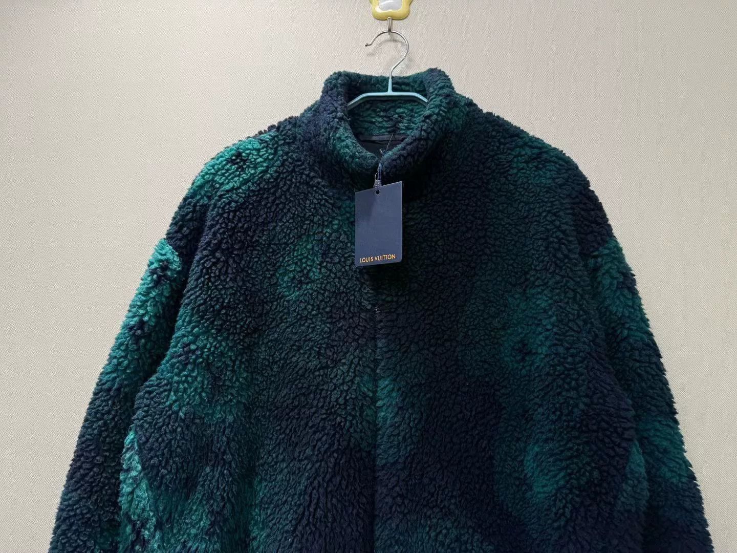 Louis Vuitton Louis Vuitton Black Green Logo Teddy Jacket Size US XL / EU 56 / 4 - 2 Thumbnail