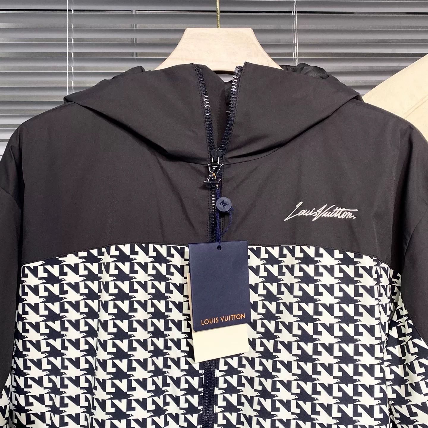 Louis Vuitton Louis Vuitton Houndstooth Print Jacket Size US S / EU 44-46 / 1 - 3 Thumbnail
