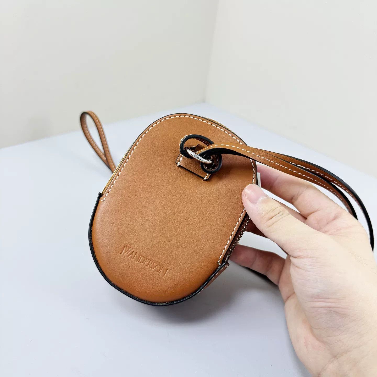 JW Anderson JW Anderson Caramel Cowhide Hat Crossbody Size ONE SIZE - 3 Thumbnail